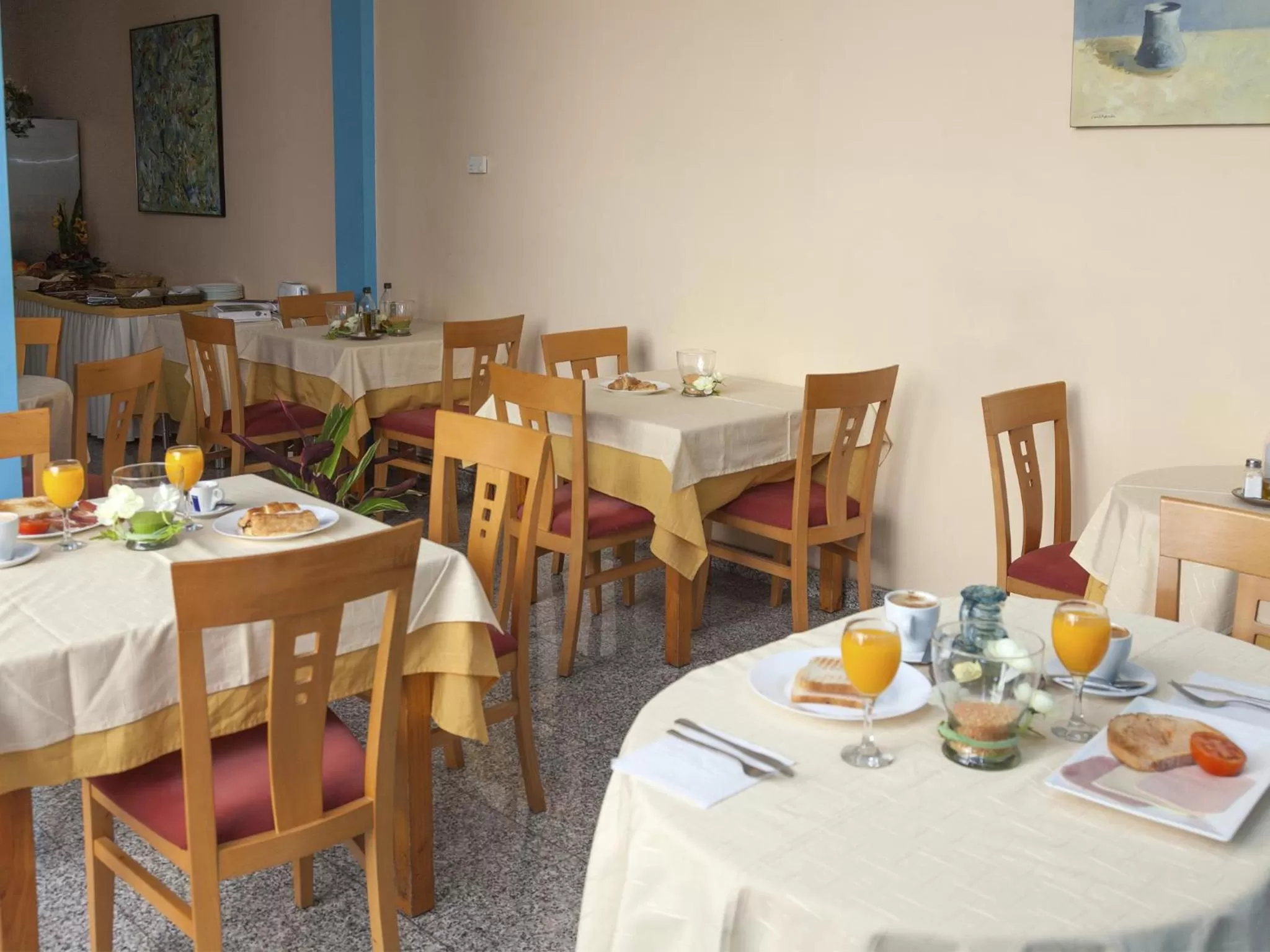 Restaurant/places to eat in El Pinche de Oro