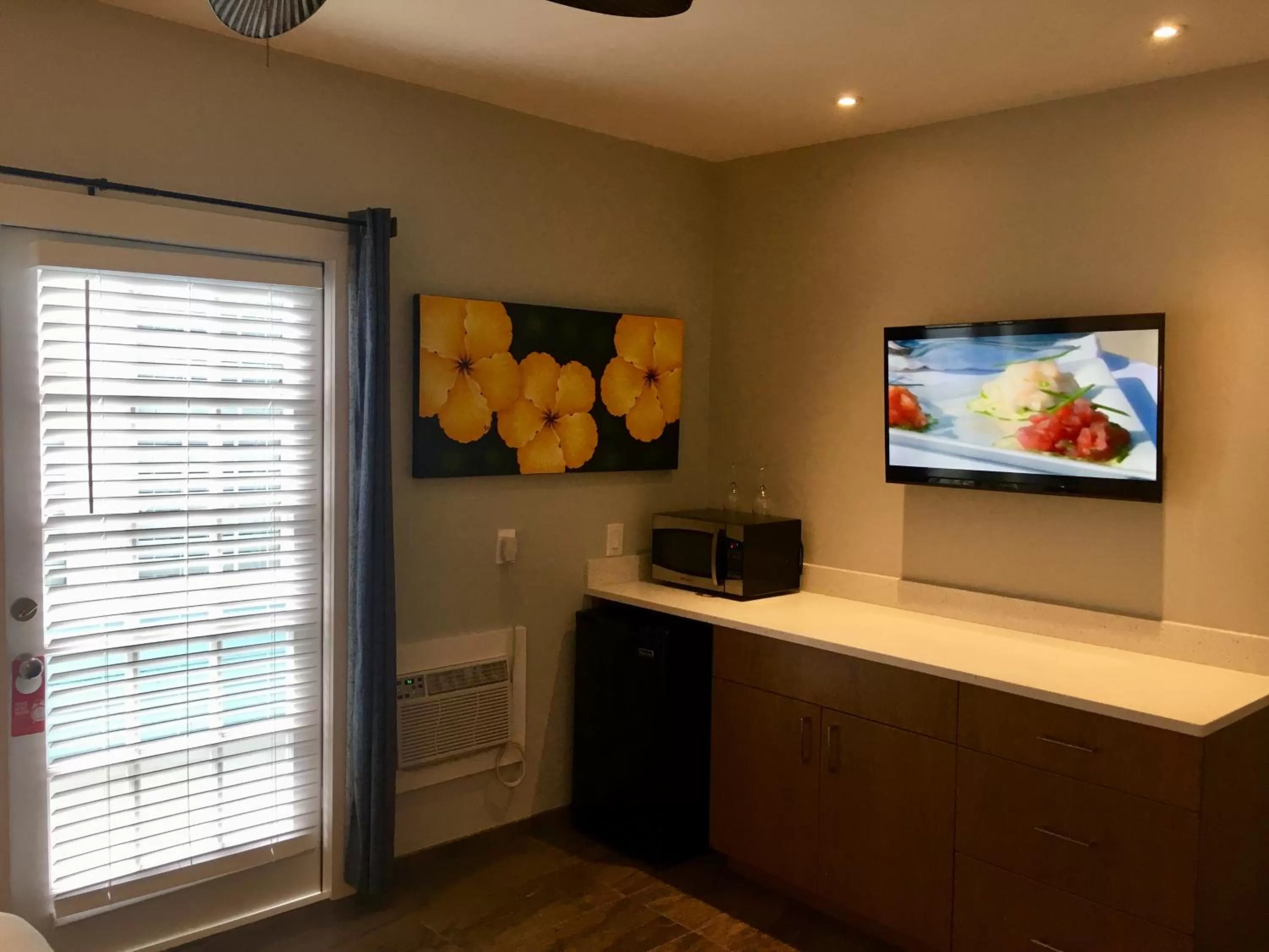 Food and drinks in Douglas House