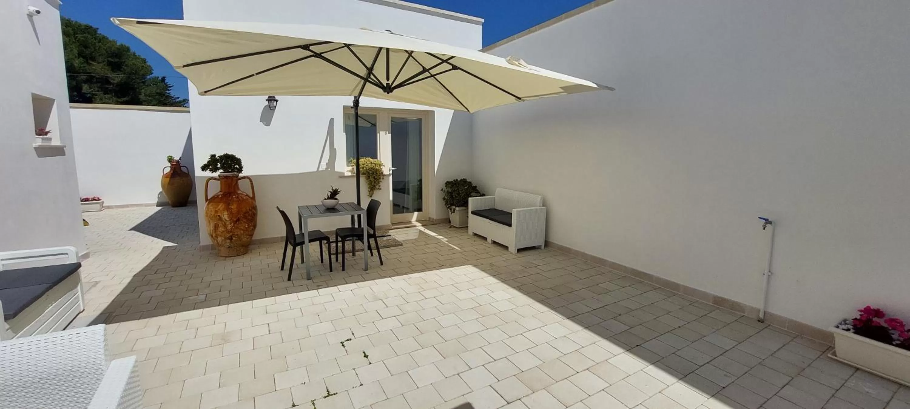 Property building in B&B Villa Noemi