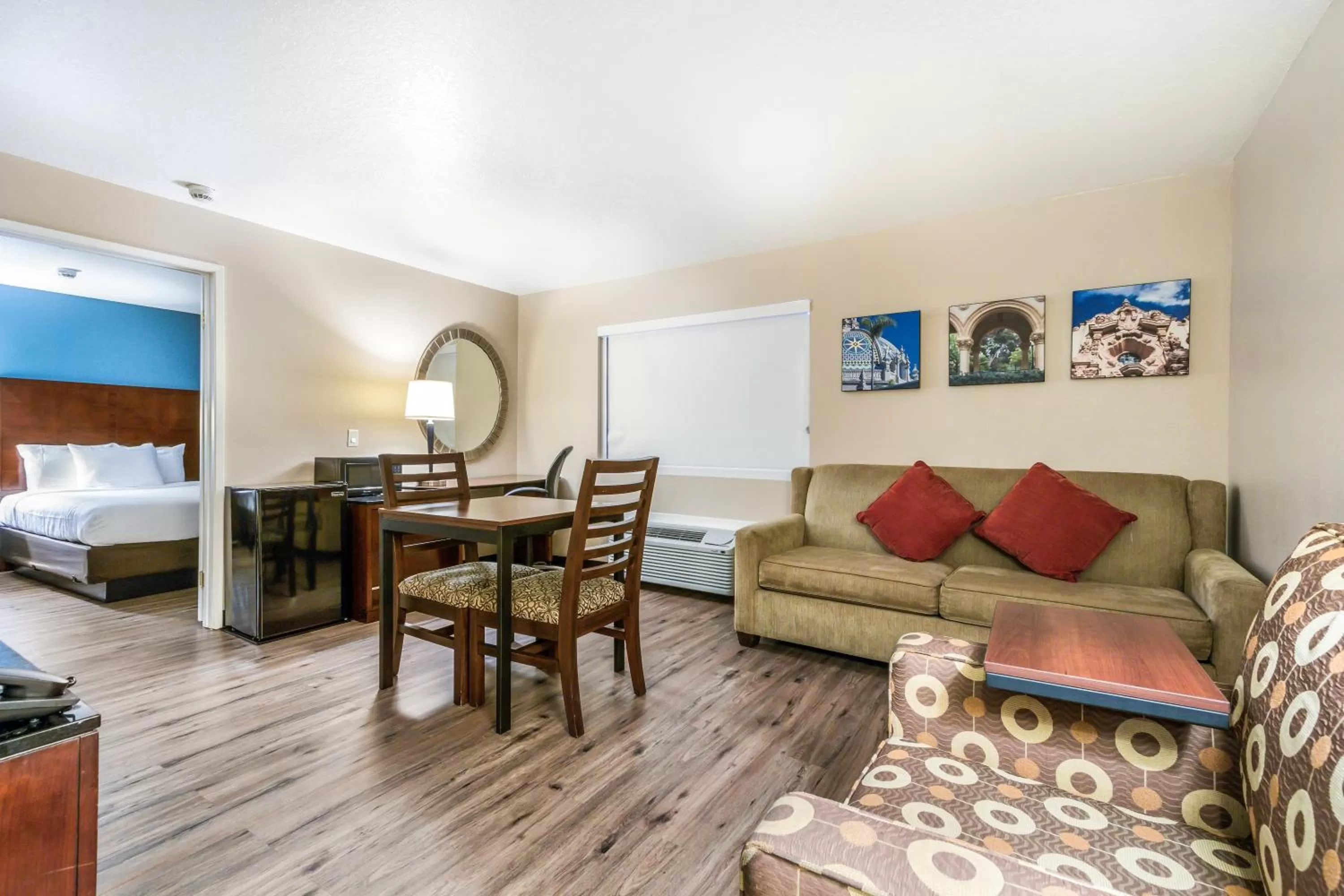 Living room, Bed in Hotel Hacienda at Ontario Ranch
