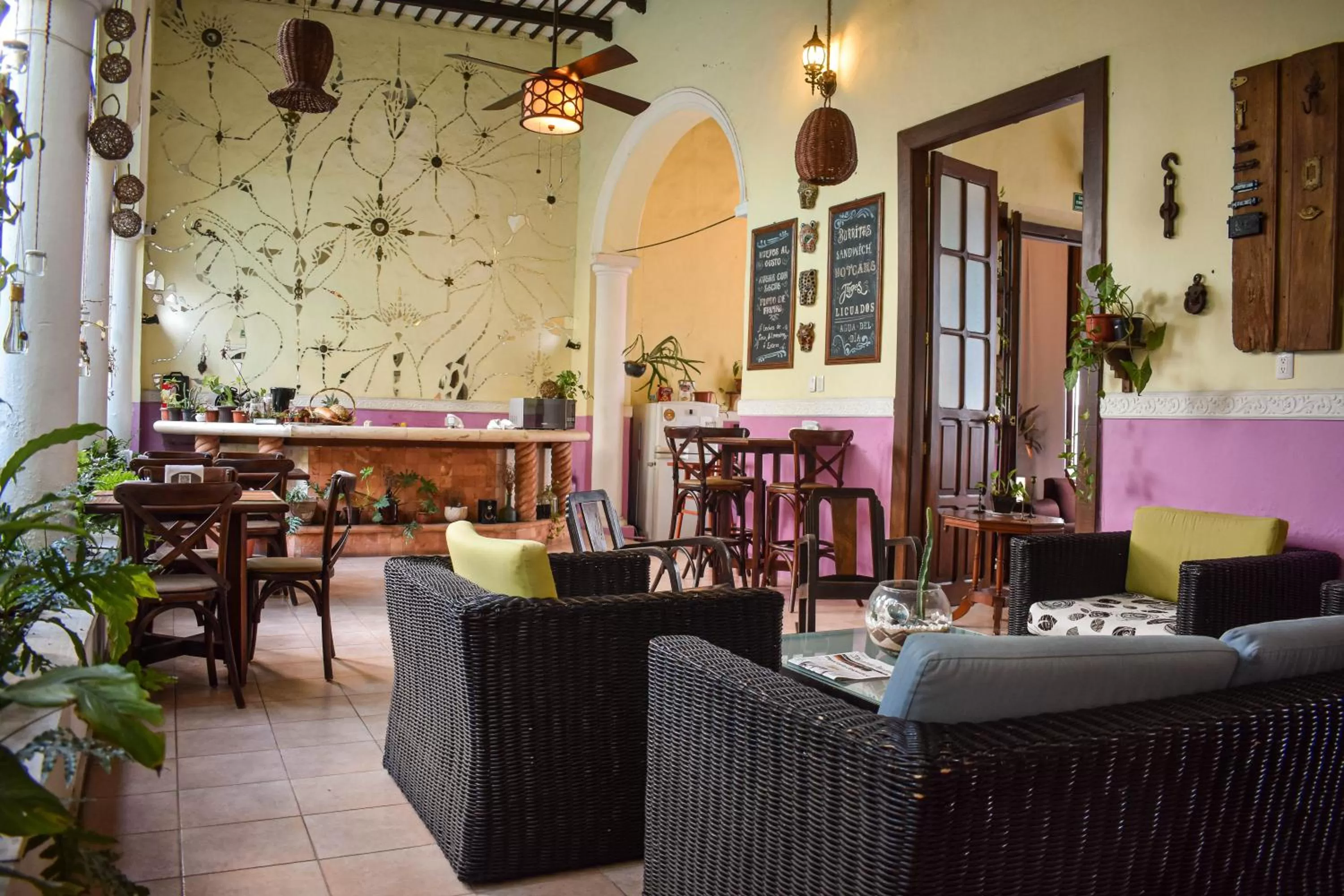 Restaurant/places to eat in Hotel Santa Ana