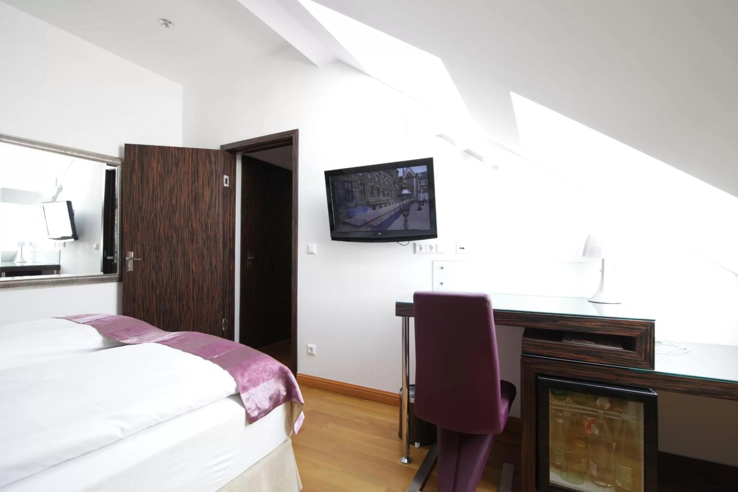 TV and multimedia, Bed in Best Western Plus Hotel Arcadia