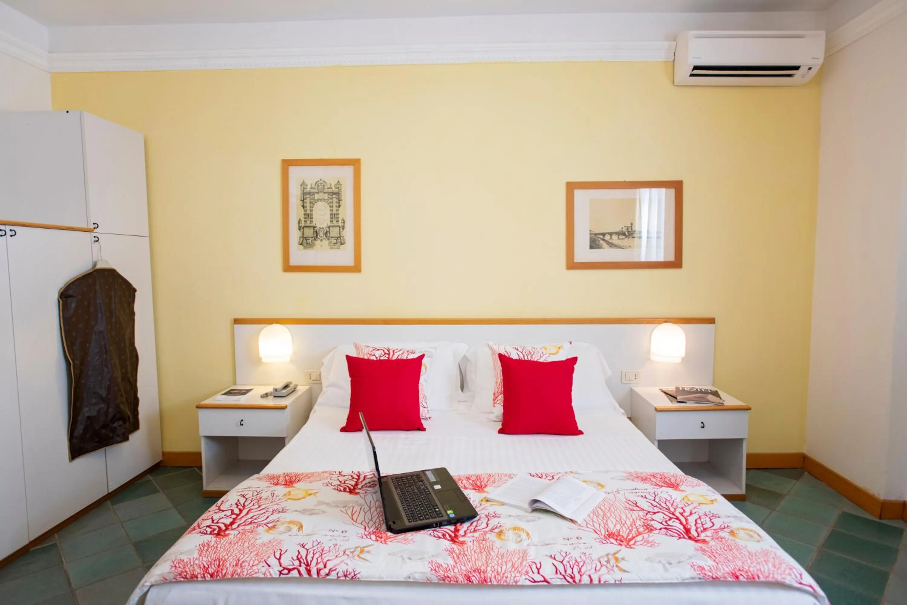 Bed in Hotel L'Approdo