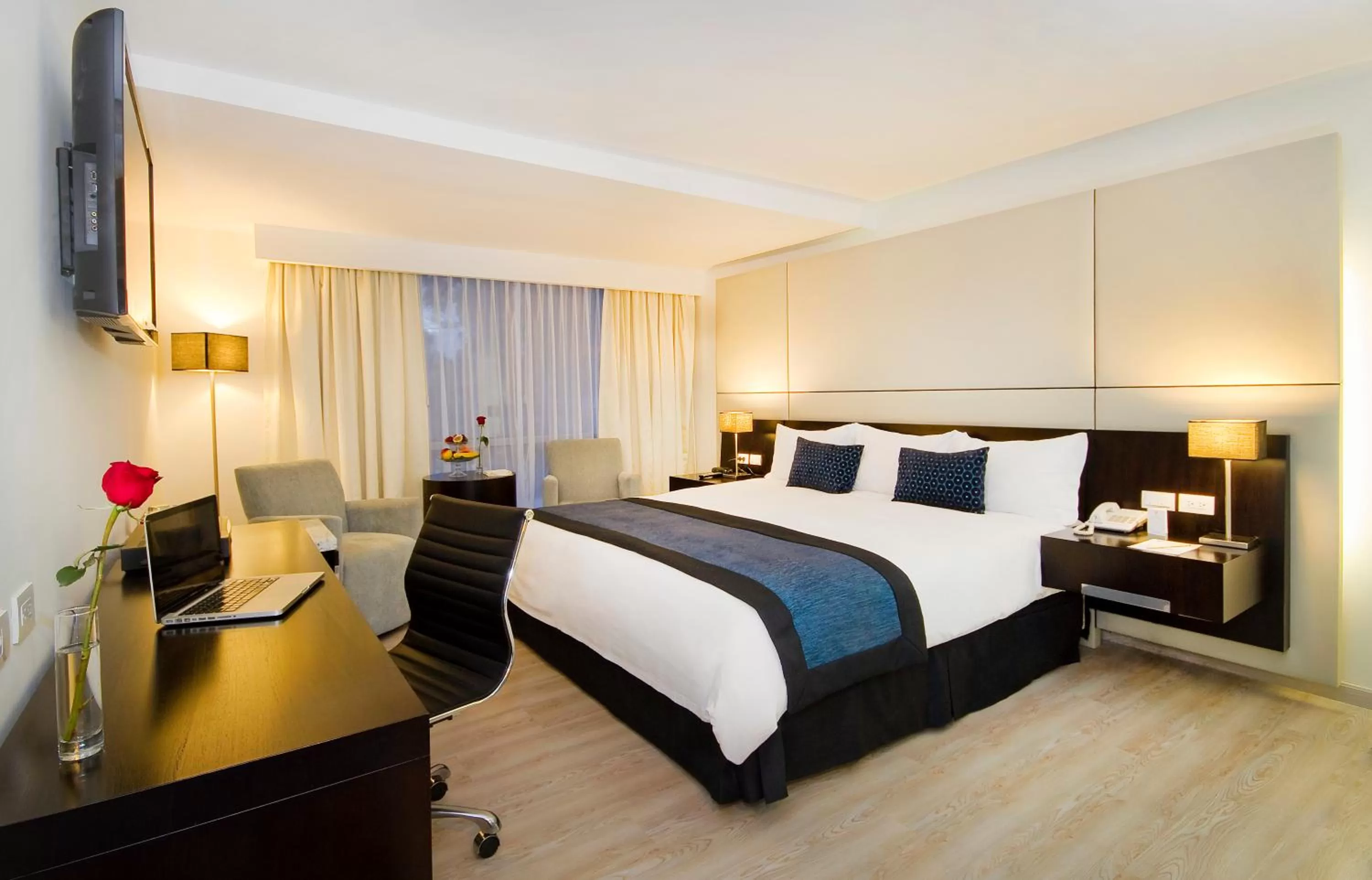 Photo of the whole room, Bed in Oro Verde Cuenca