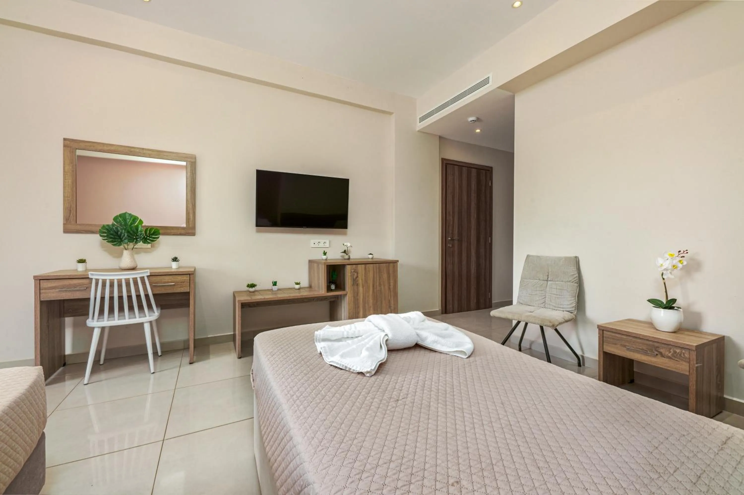 TV and multimedia, Bed in Poseidon Beach Hotel