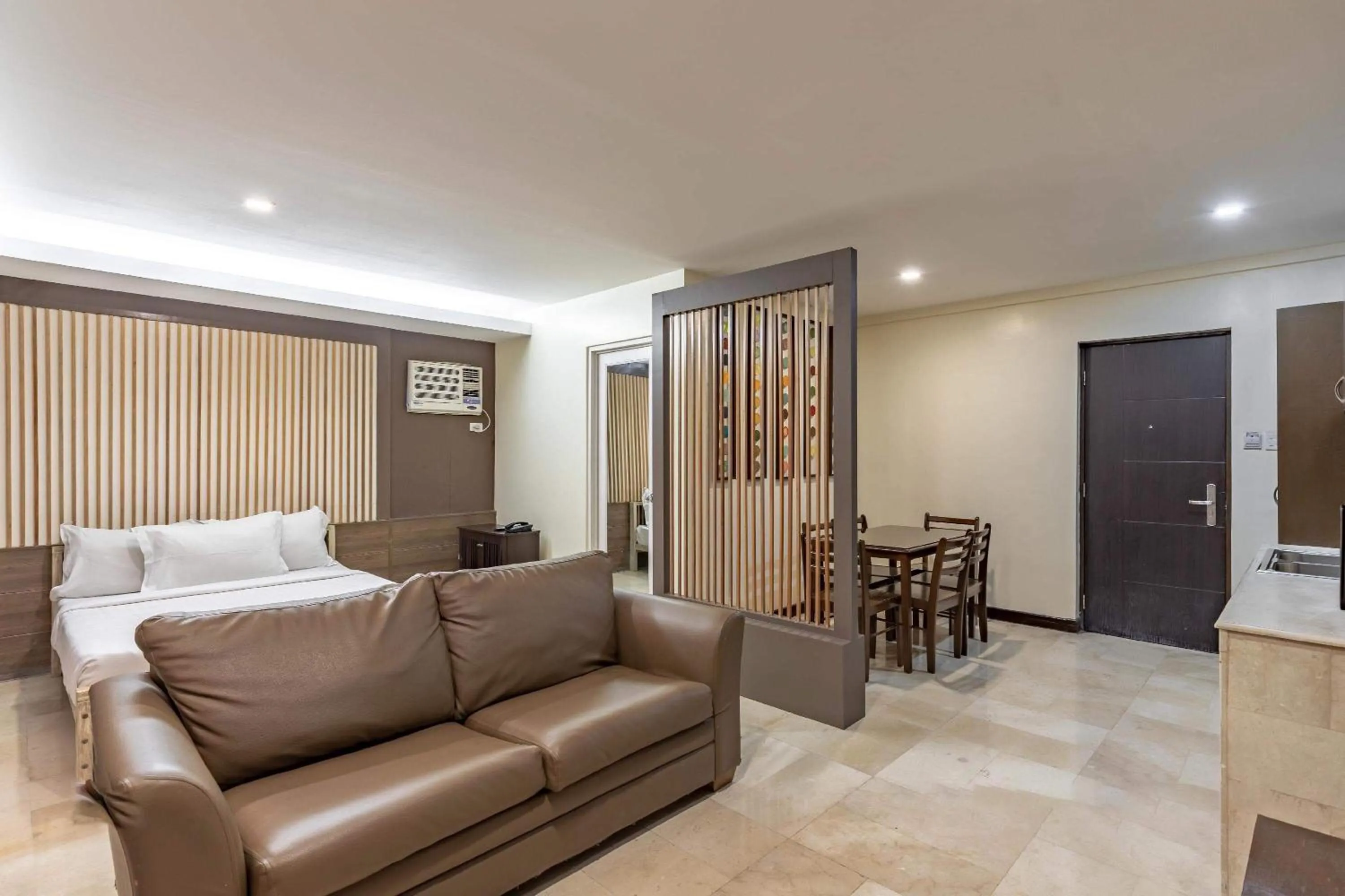 Living room in Selah Garden Hotel Manila