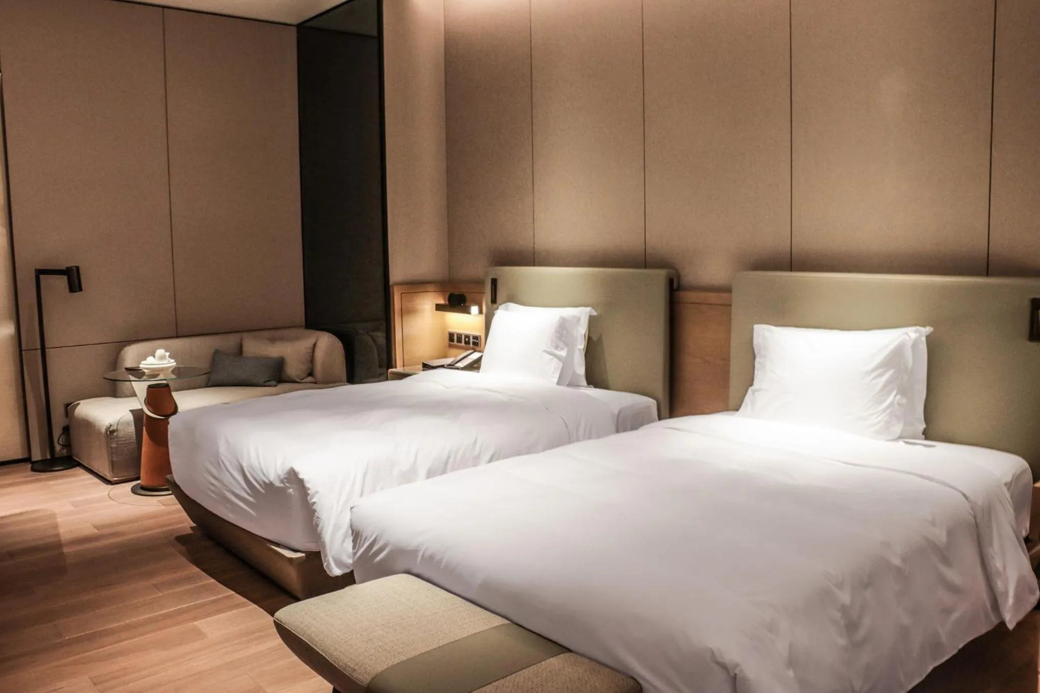 Photo of the whole room, Bed in Crowne Plaza Chaozhou Riverside by IHG