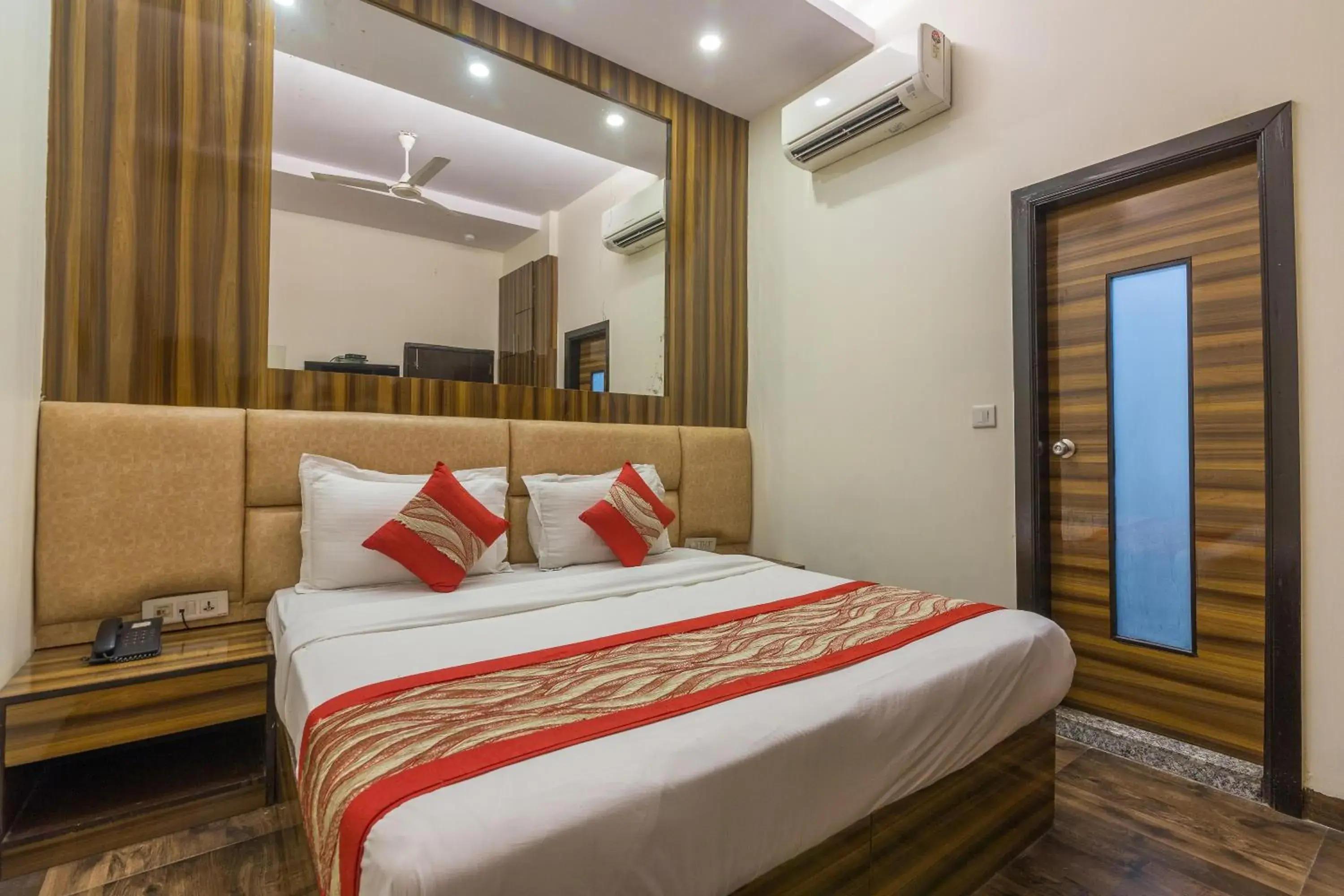 Compact Double Room in Rupam Hotel Compact Double Room in Rupam Hotel