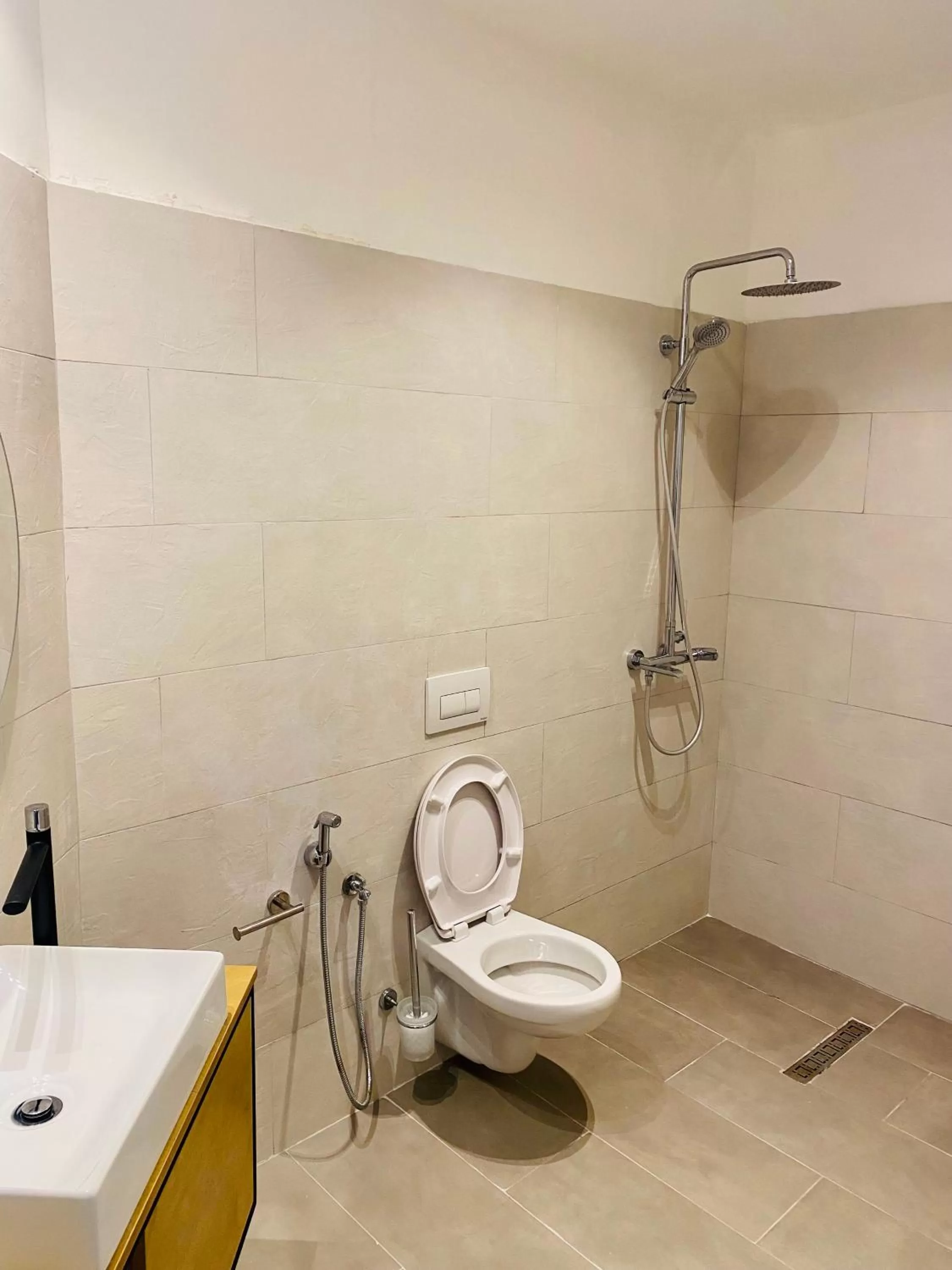 Toilet in Maor Hotel