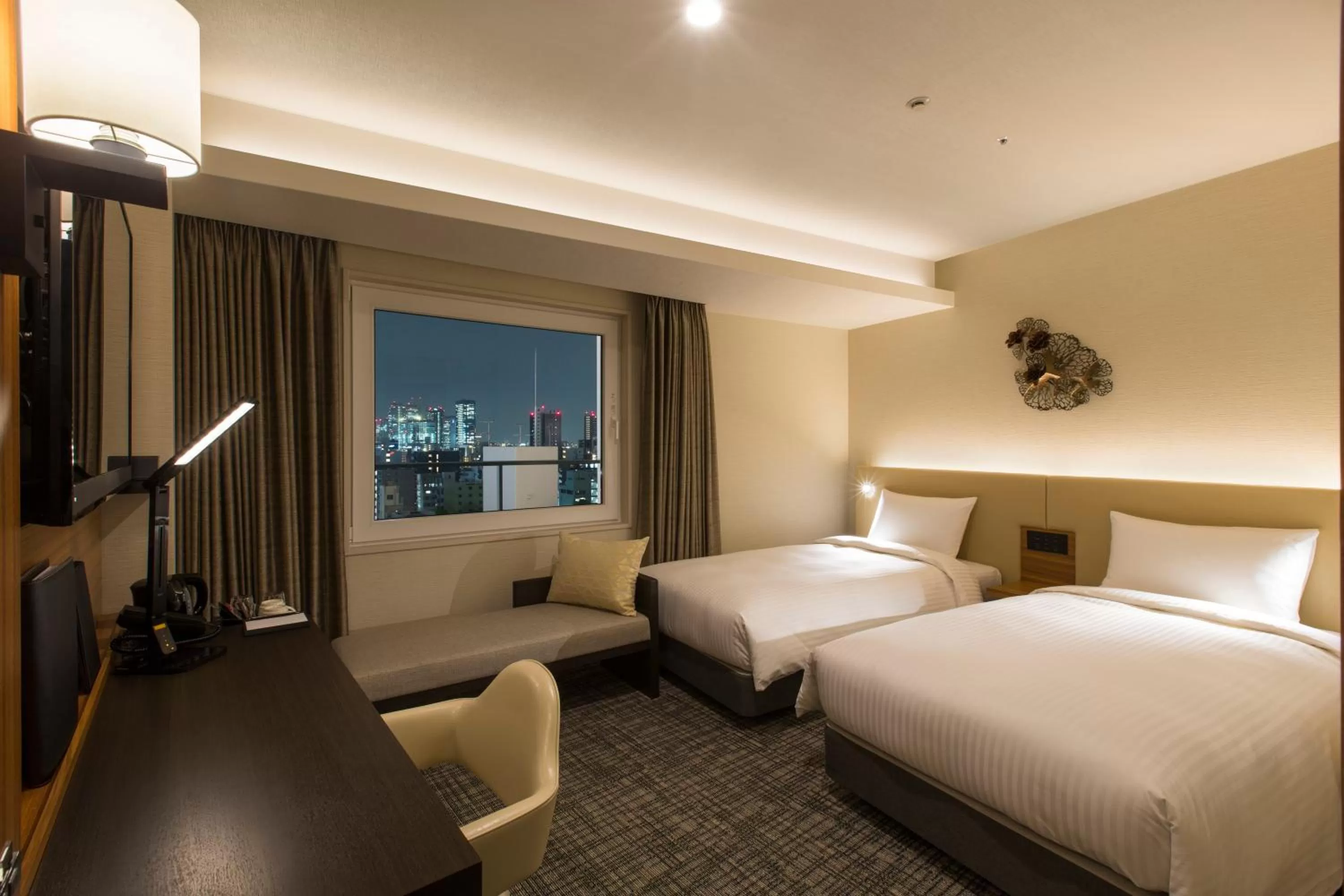 Photo of the whole room, Bed in Premier Hotel -CABIN PRESIDENT- Osaka