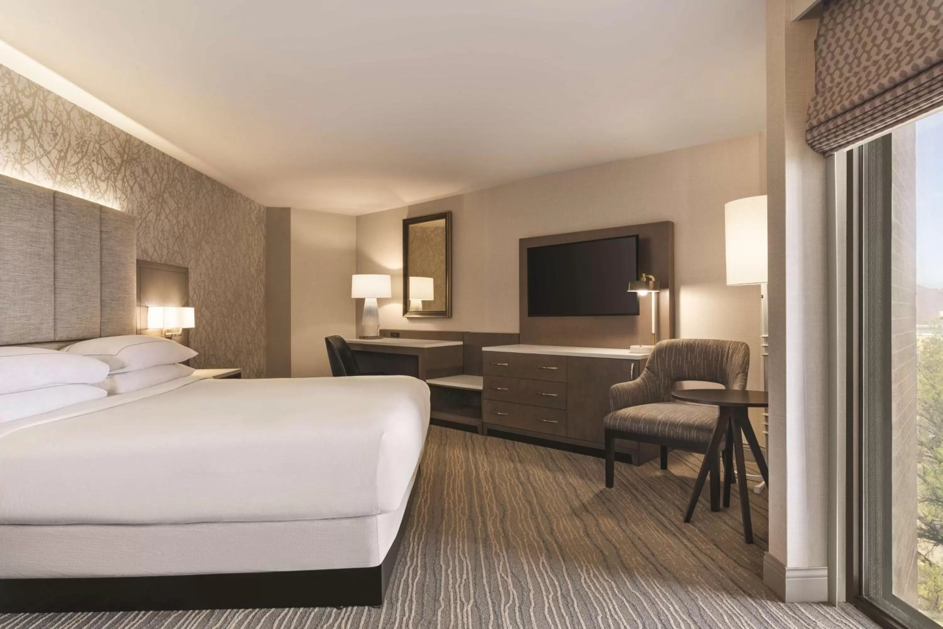 King Room  - Disability Access with Bath Tub in Hilton DFW Lakes Executive Conference Center