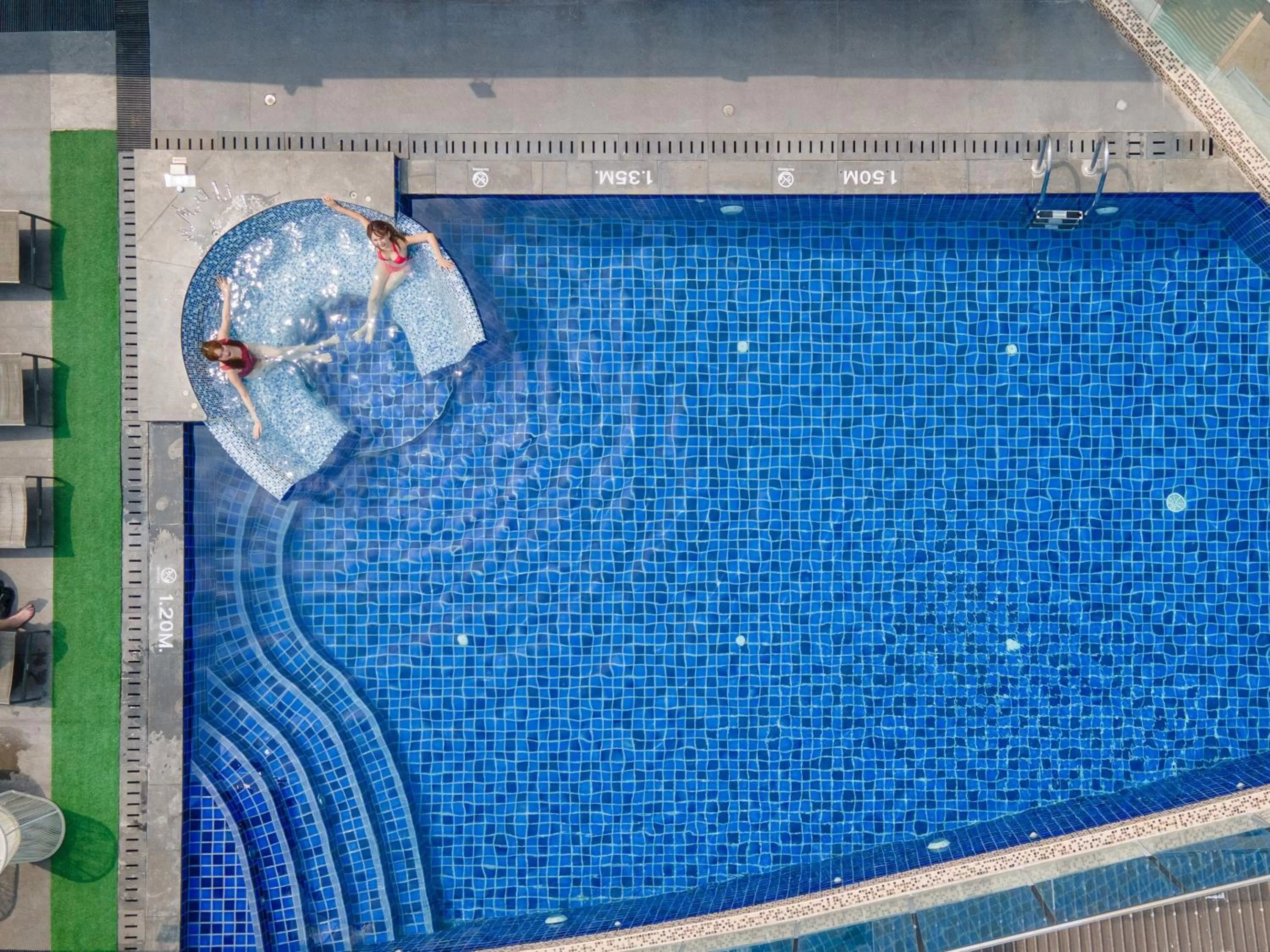 Swimming pool in Shilat Avenue Pattaya