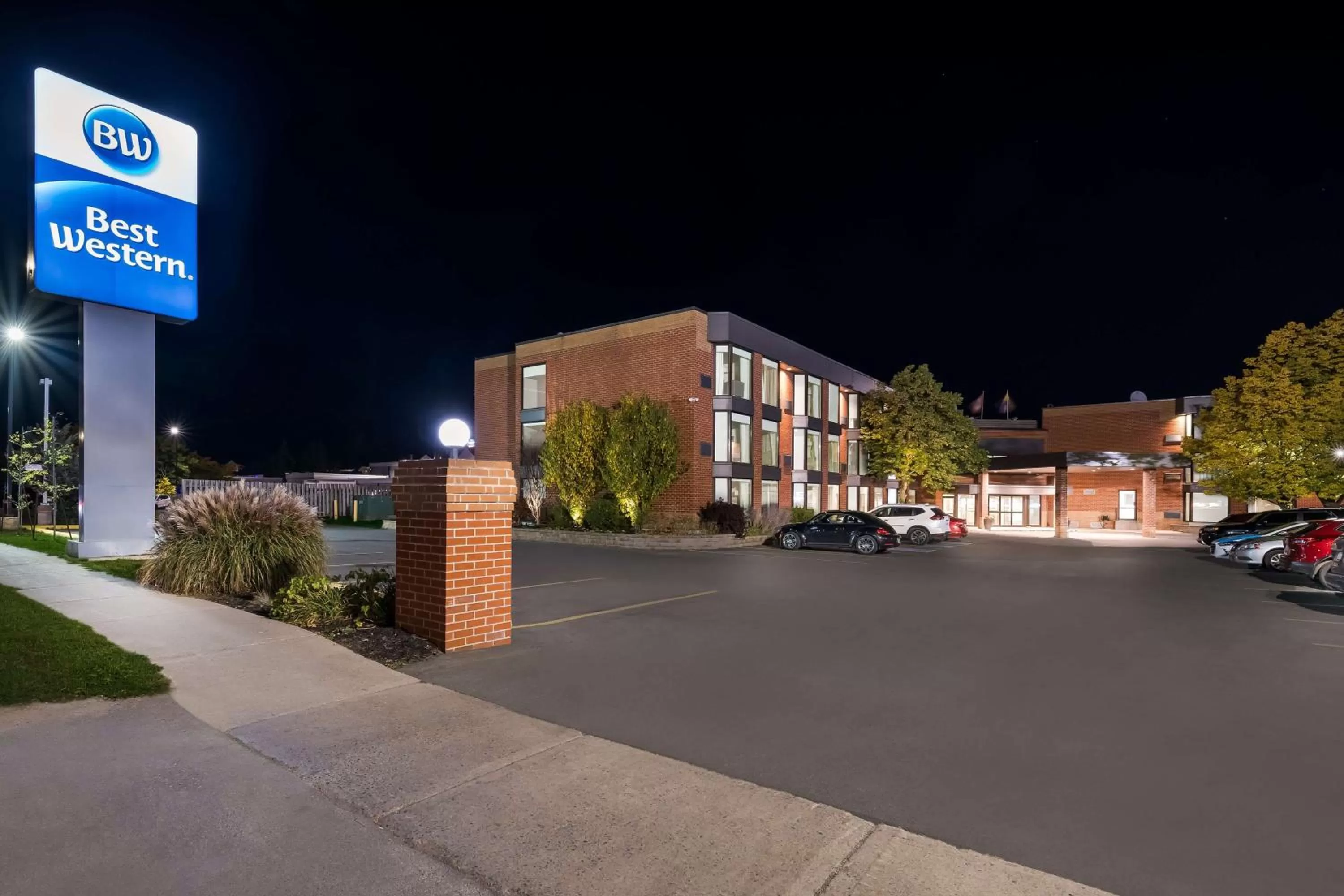 Property building in Best Western Belleville