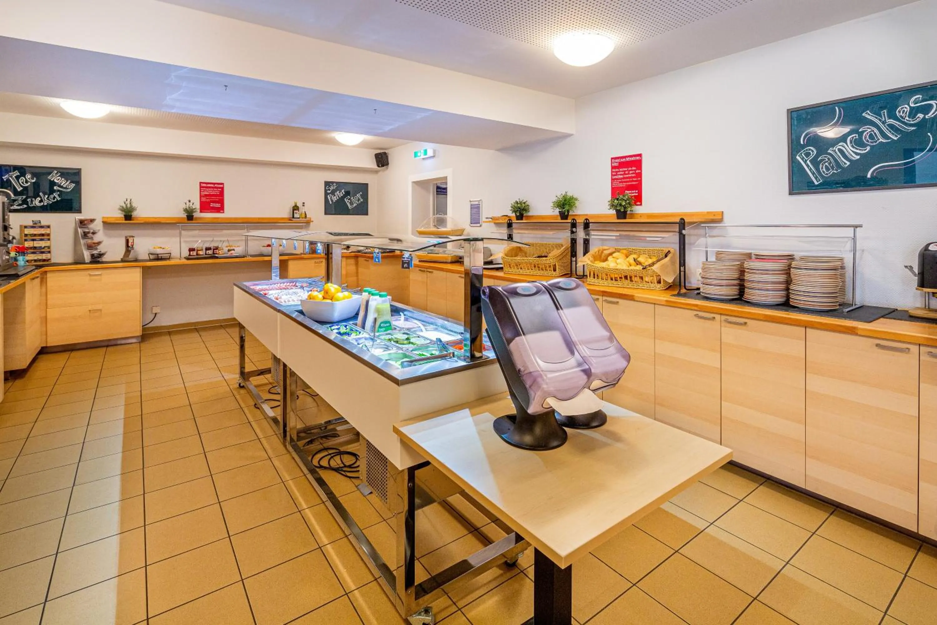 Buffet breakfast in a&o Weimar