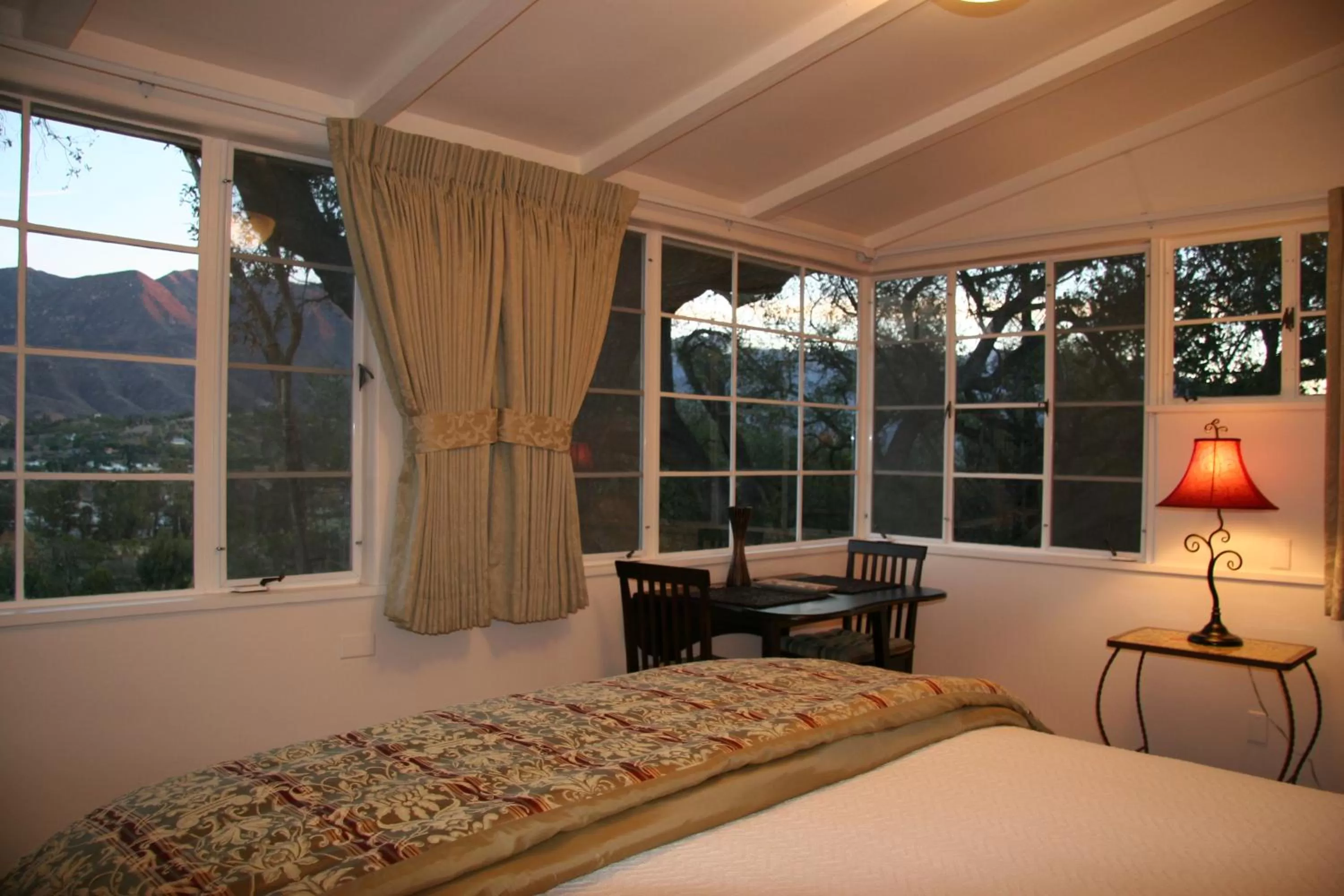 Bedroom, Bed in Ojai Retreat & Inn