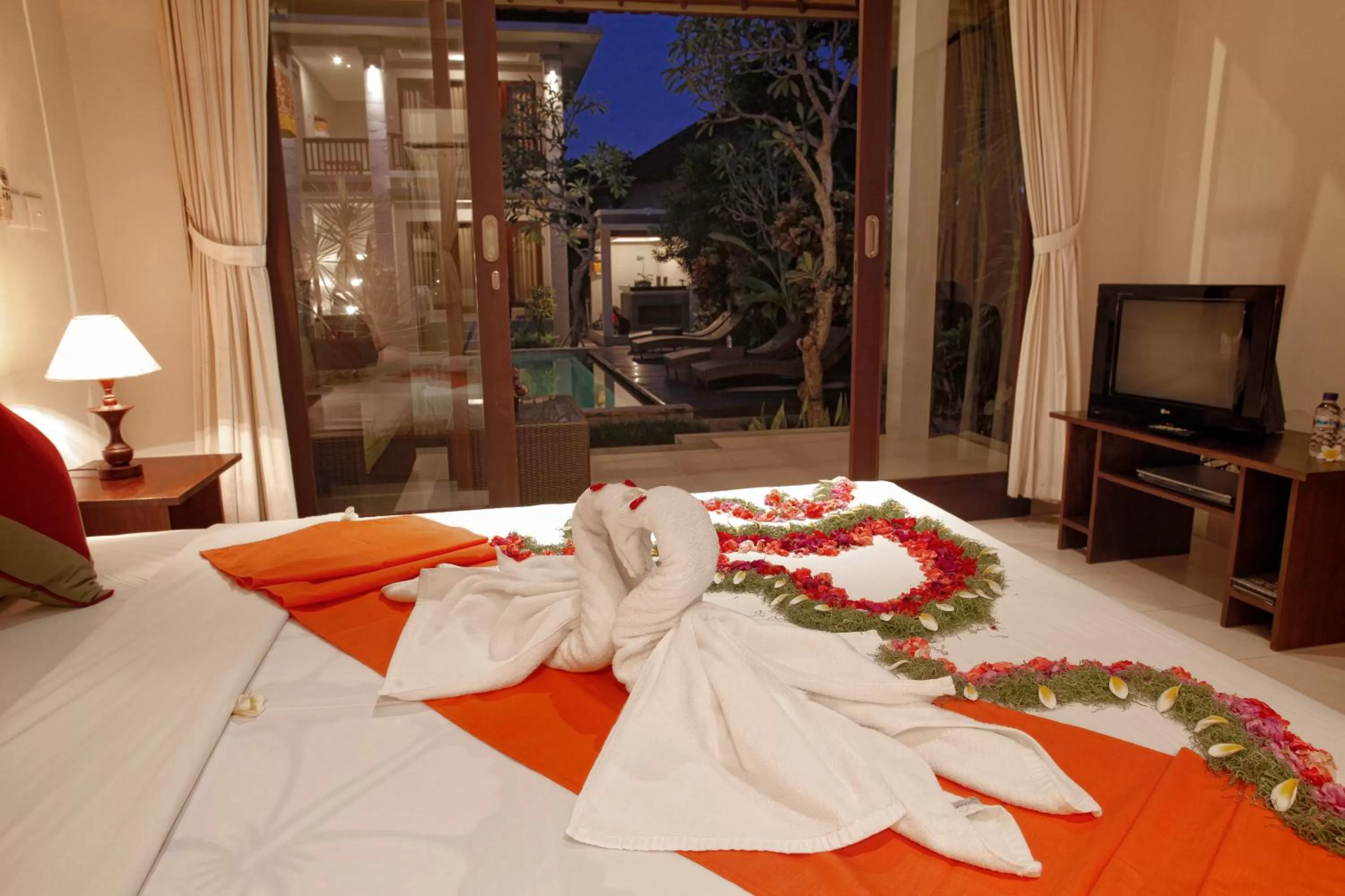 Bed in Lili Cottage Ubud