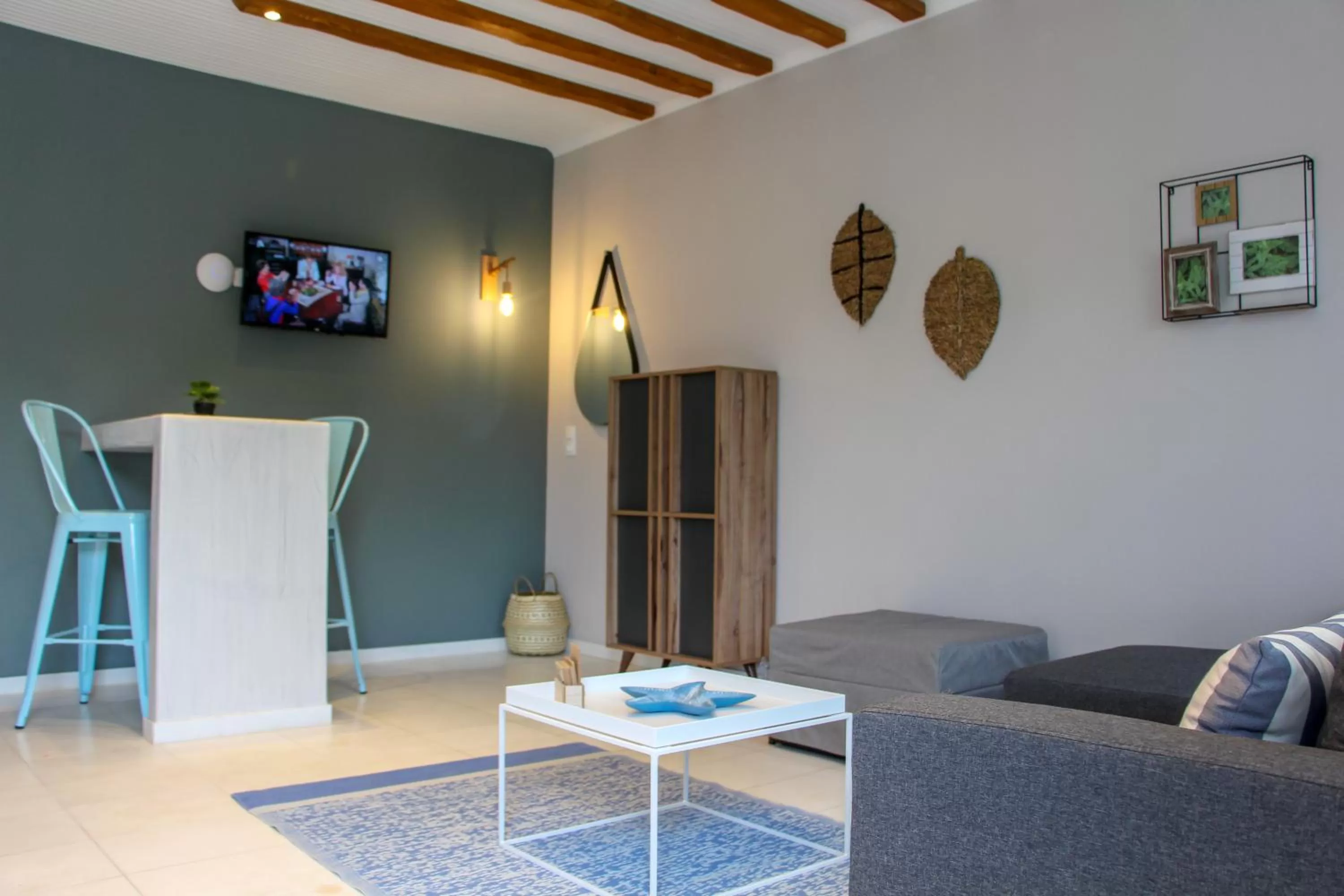 Lamprini's Deluxe Studios