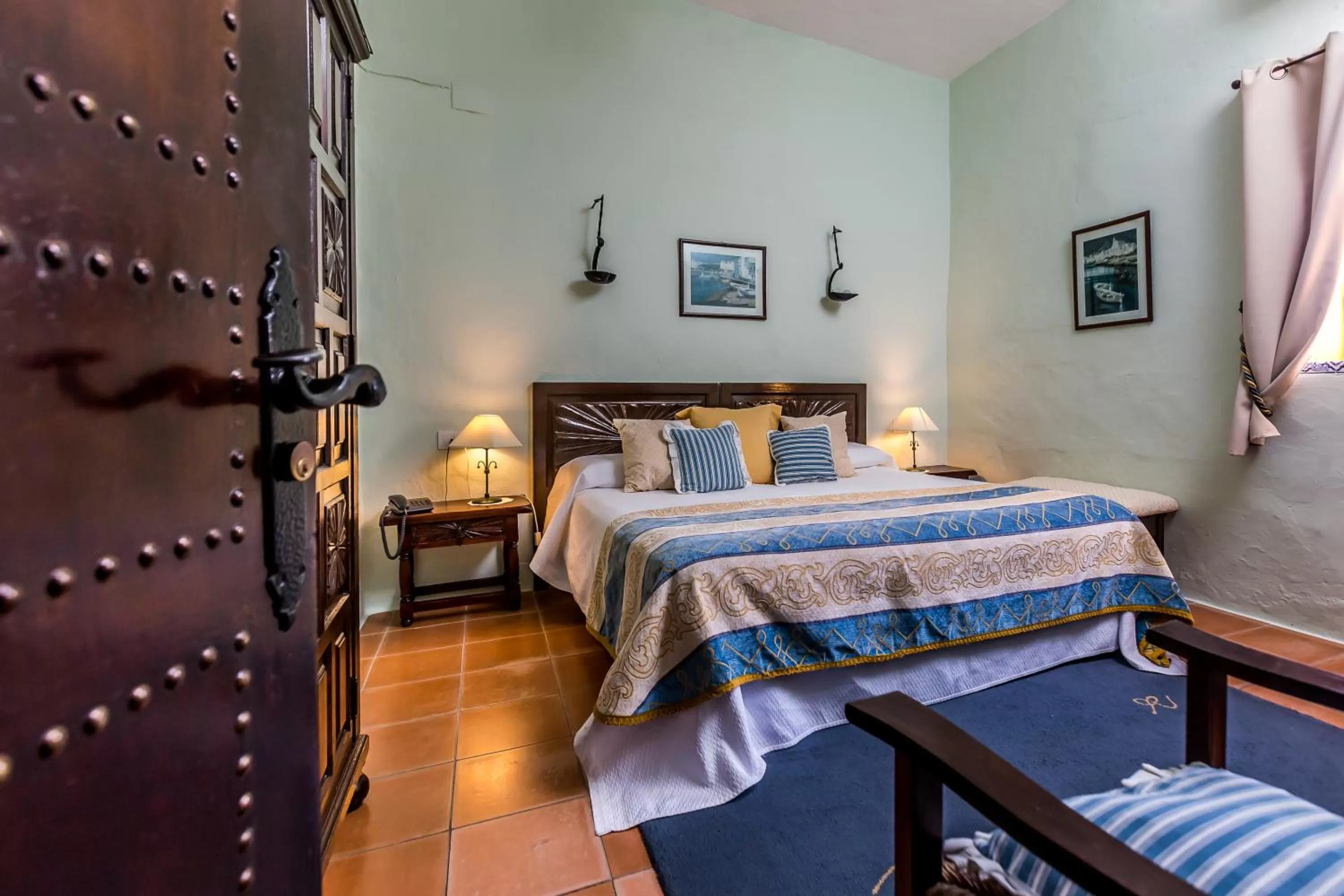 Photo of the whole room, Bed in Hacienda El Santiscal