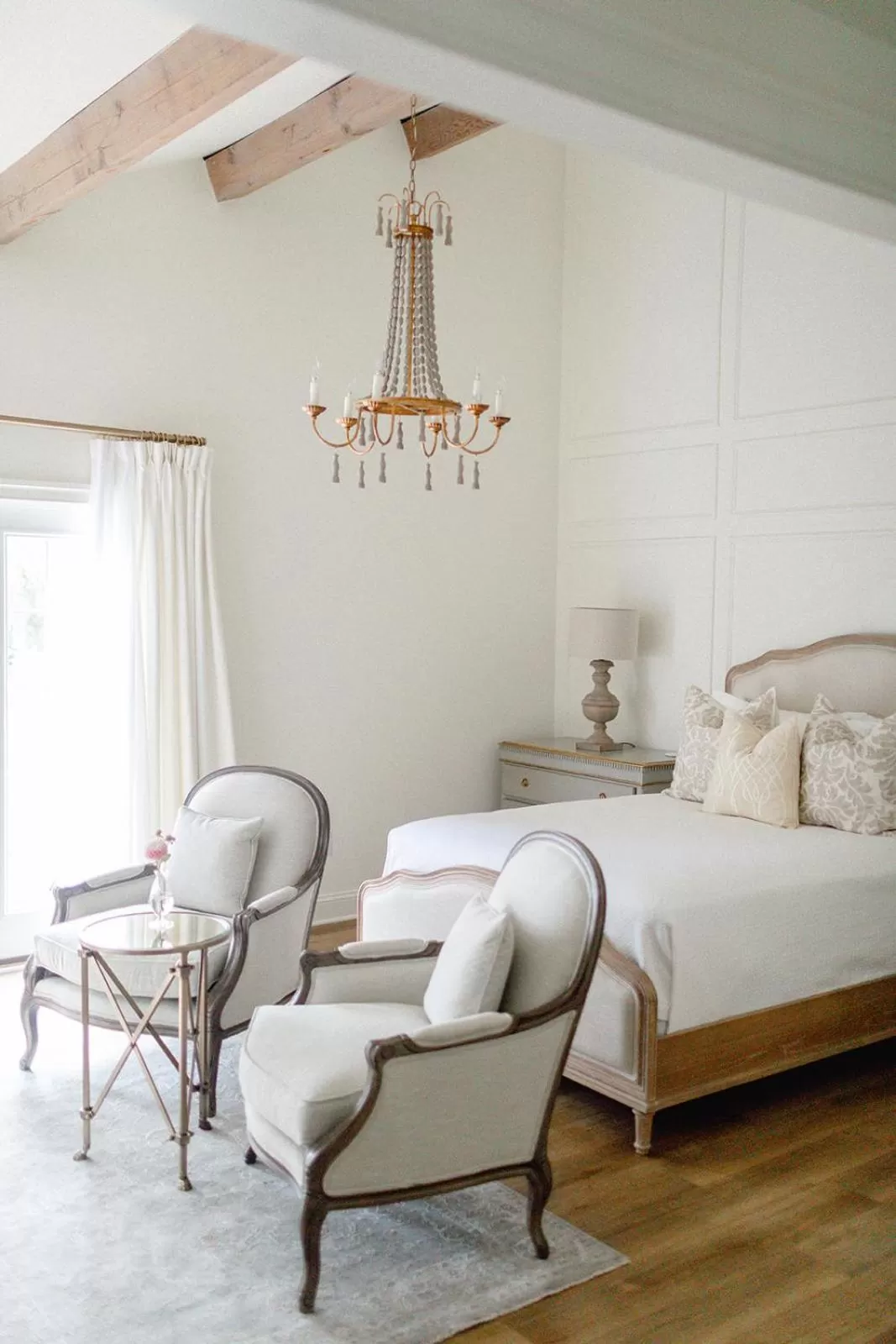 Bed in Fairville Inn