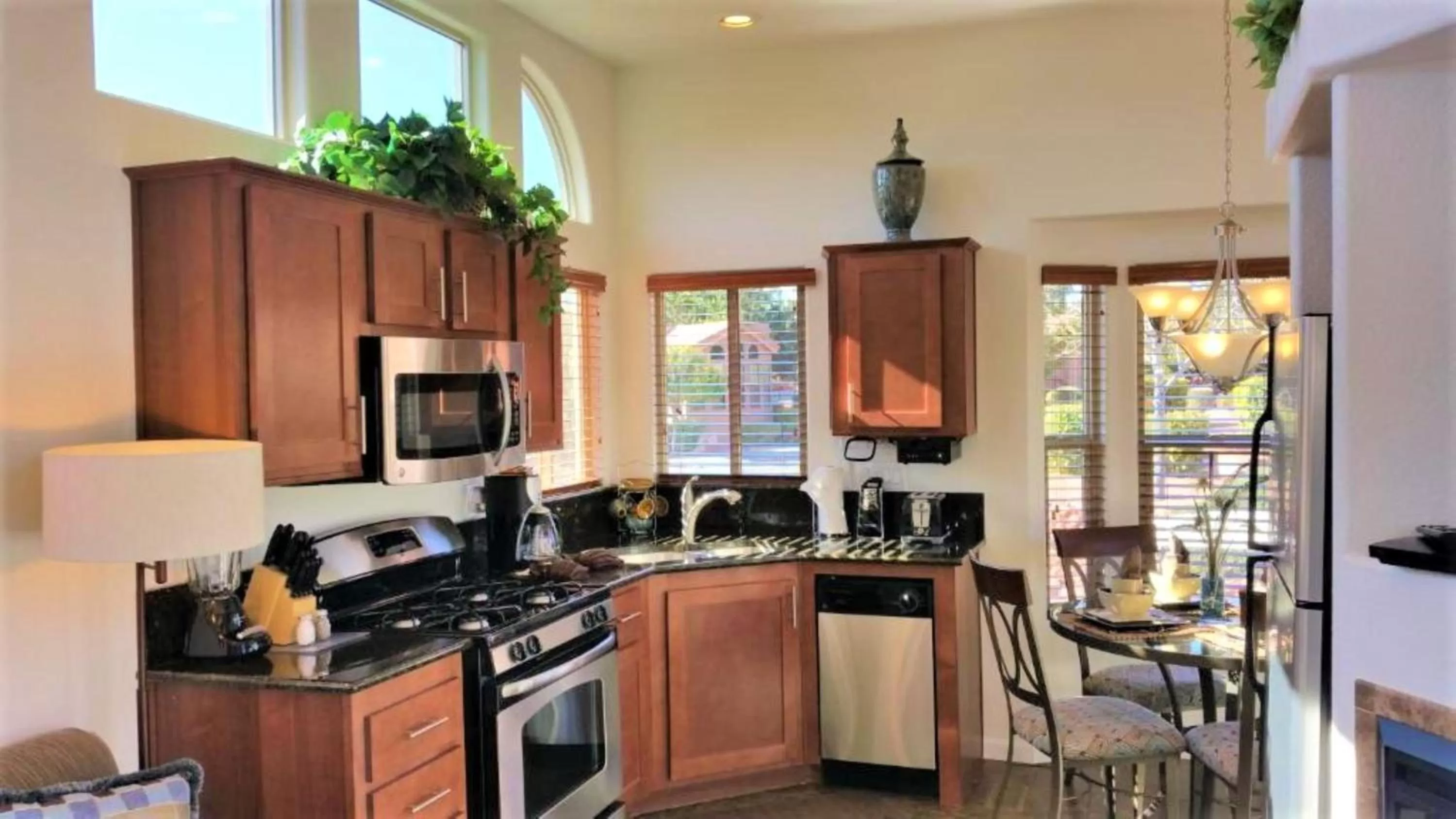 Kitchen or kitchenette in Sedona Pines Resort