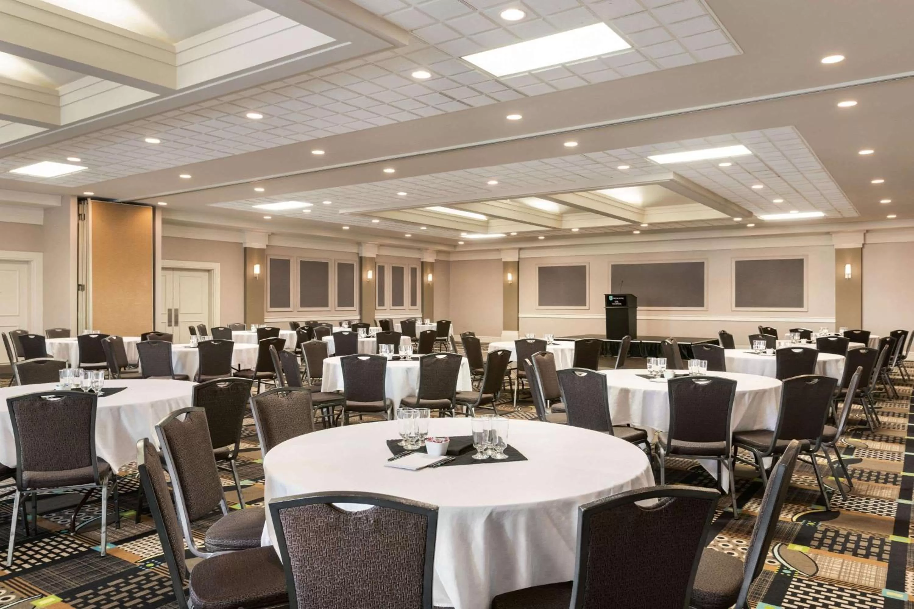 Banquet/Function facilities in Royal Hotel Calgary, Trademark Collection by Wyndham