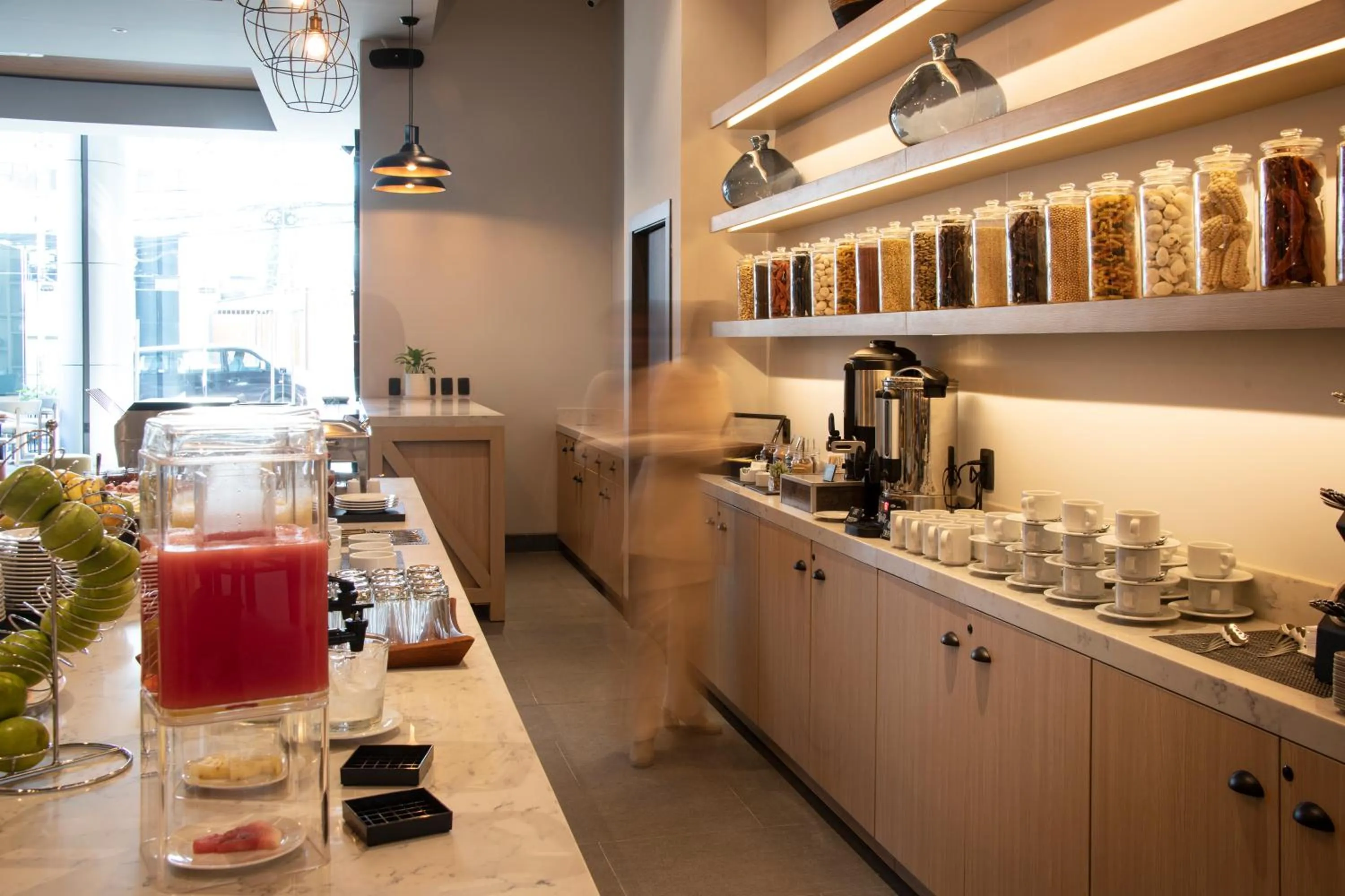 Buffet breakfast in Casa Grande Express