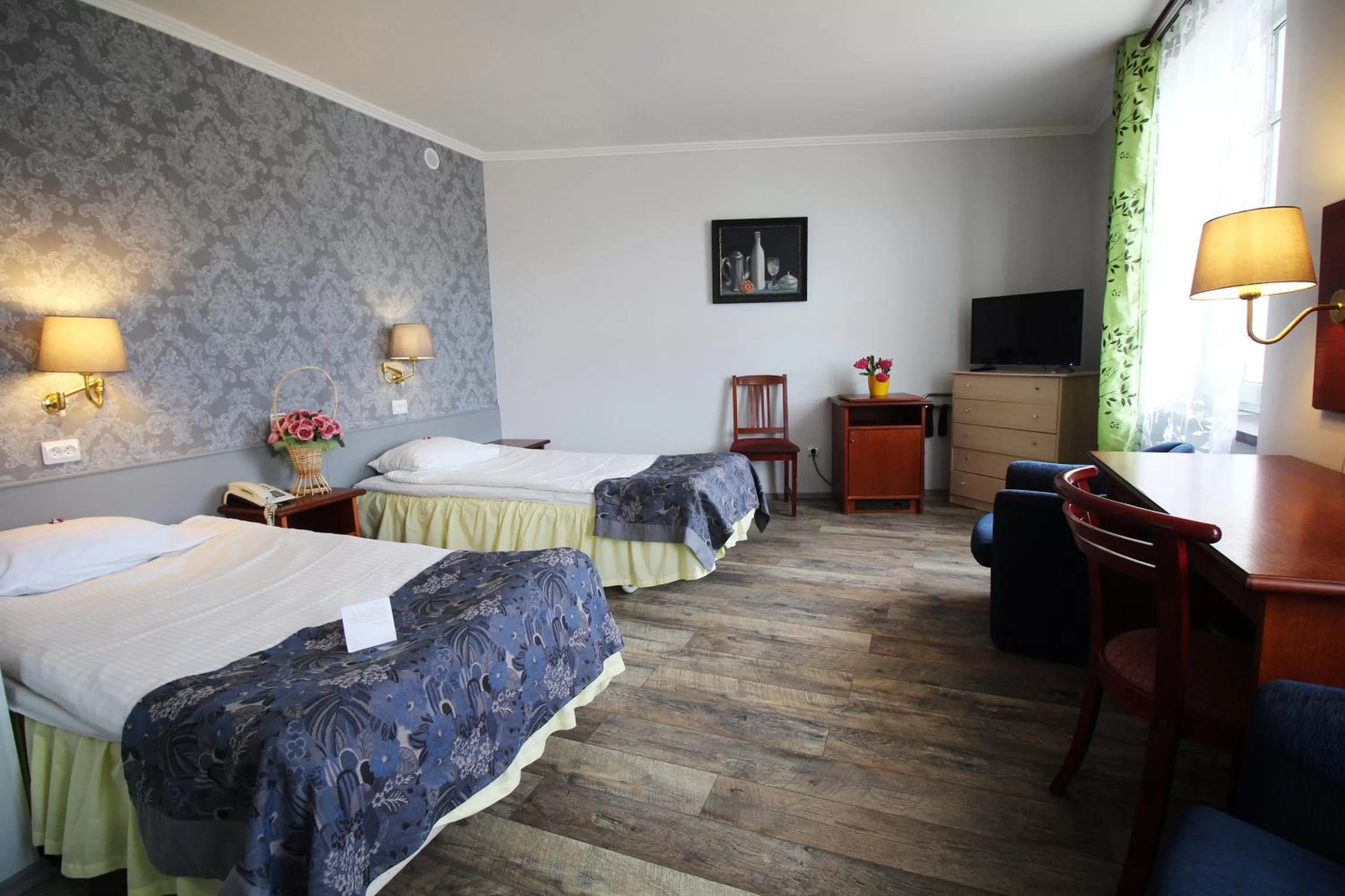 Photo of the whole room, Bed in NB Hotel with Free Parking