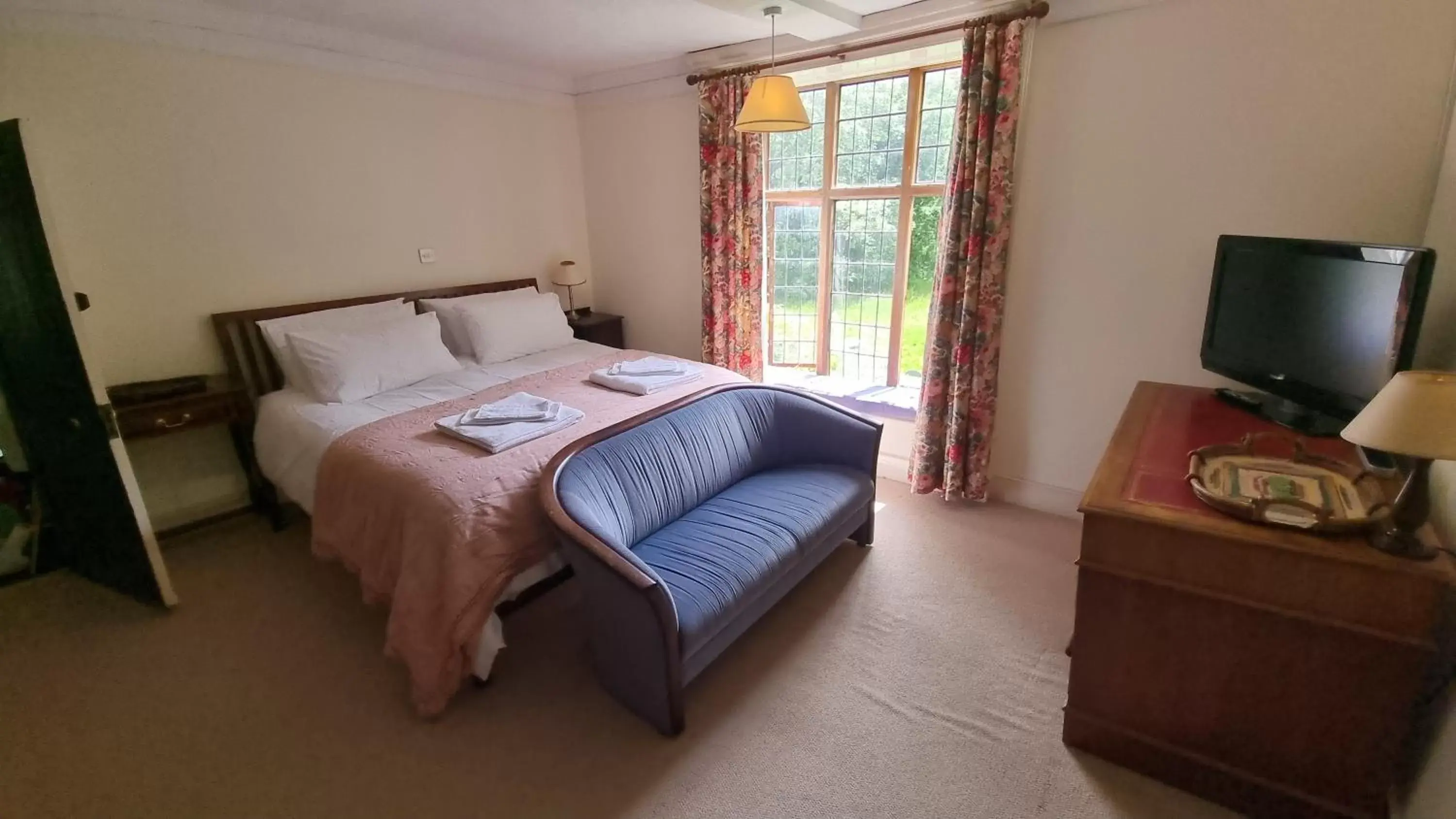 Double Room with Garden View in Old Manor House Double Room with Garden View in Old Manor House