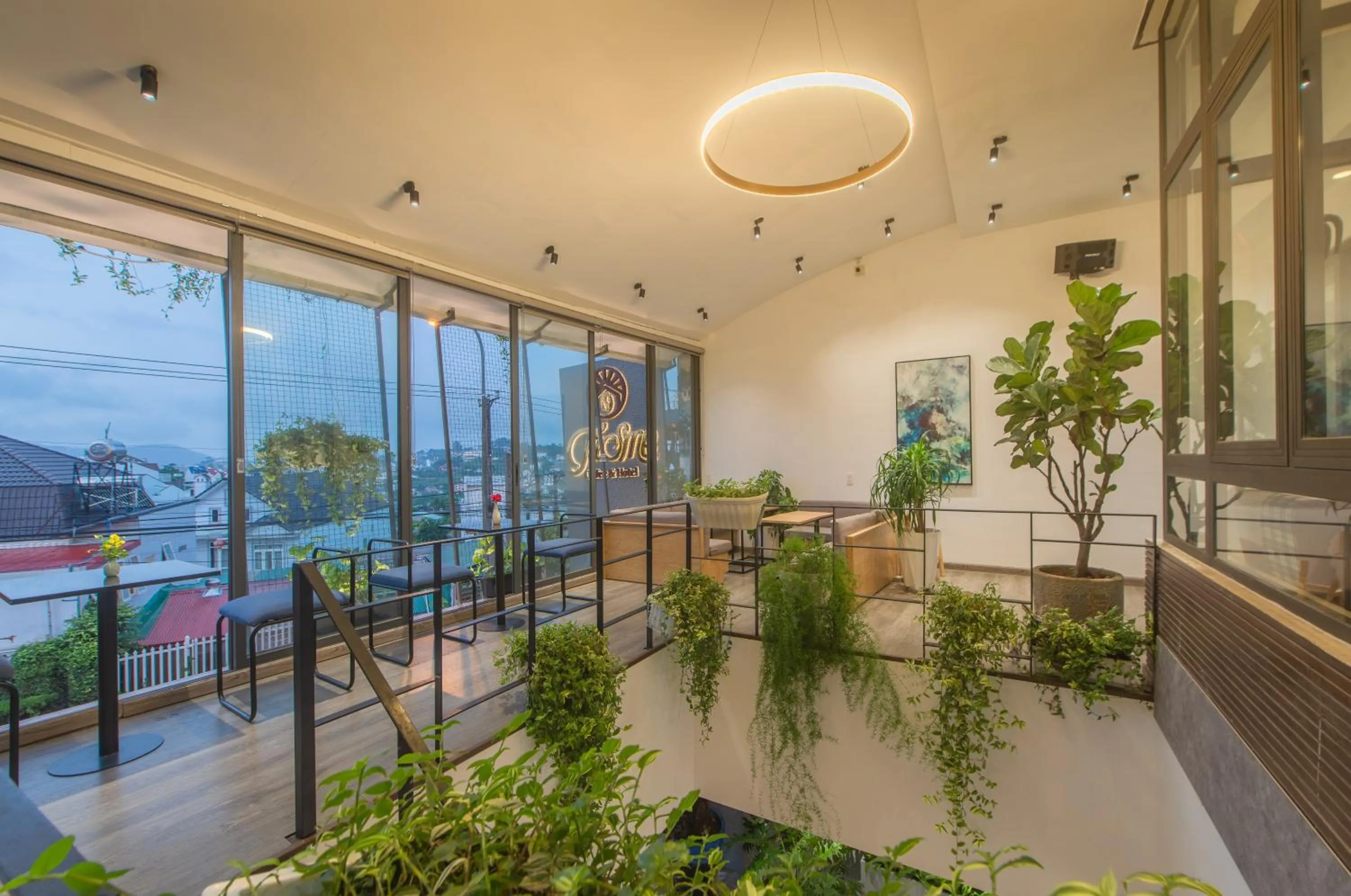 Restaurant/places to eat in Tasme Hotel