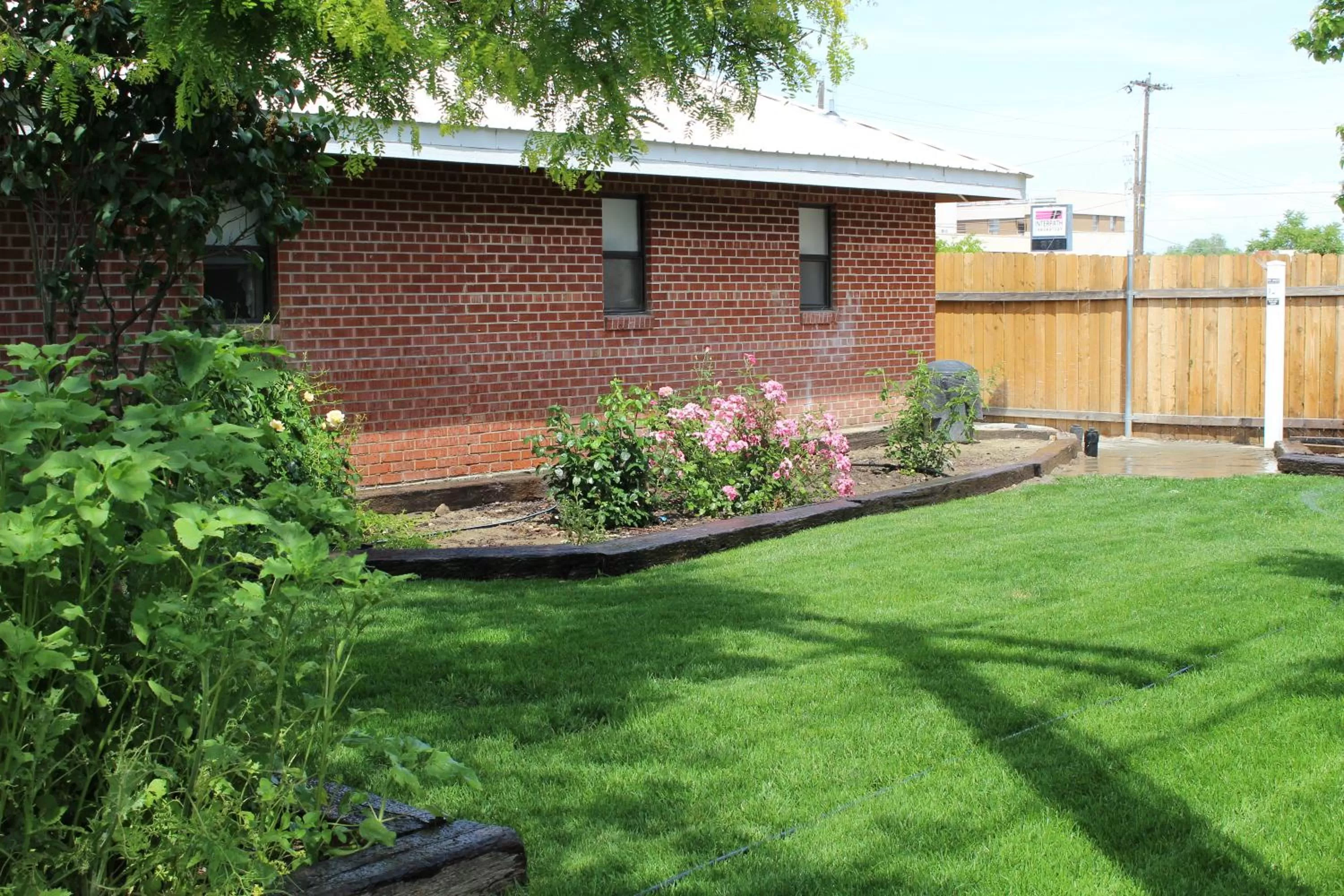 Area and facilities, Property Building in Ontario Inn