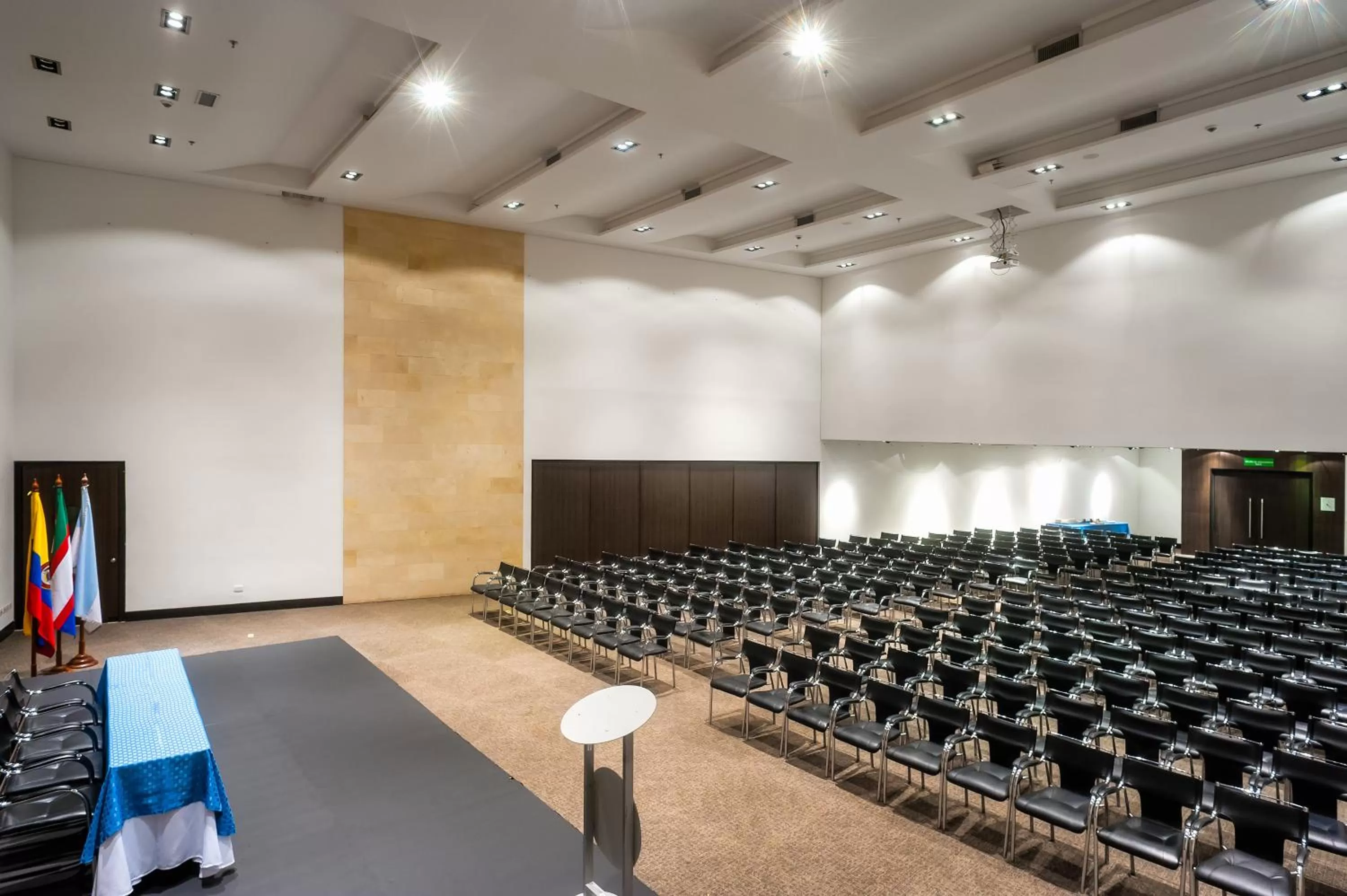 Business facilities in Hotel Spiwak Chipichape Cali