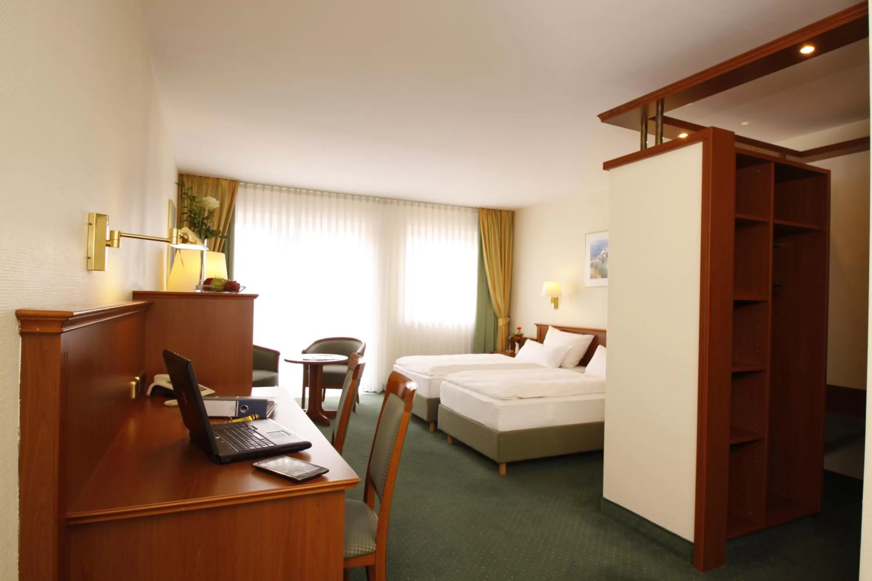 Photo of the whole room, Bed in Hotel Kaiserhof Wesel