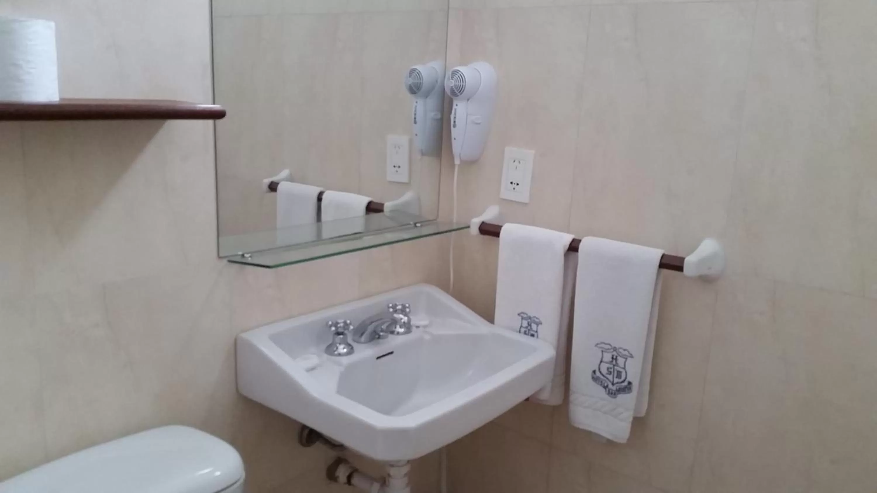 Bathroom in Hotel San Martin