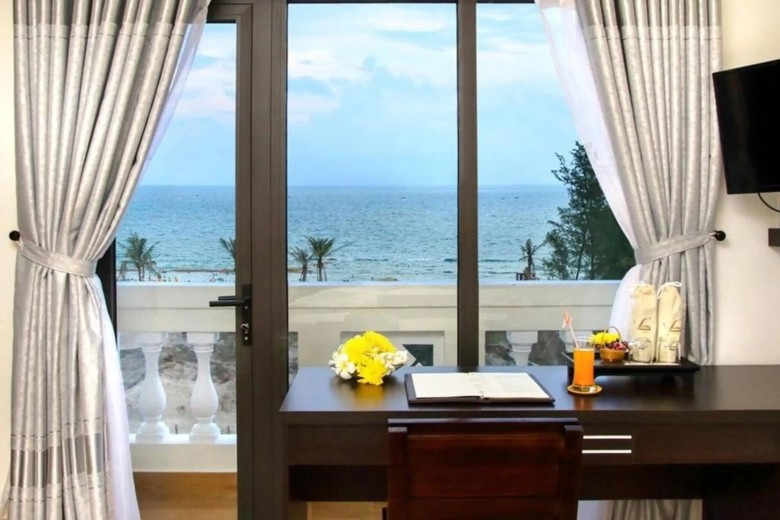 Deluxe Double Room with Sea View - single occupancy in Viet Long Hoian Beach Hotel - STAY 24H Deluxe Double Room with Sea View - single occupancy in Viet Long Hoian Beach Hotel - STAY 24H