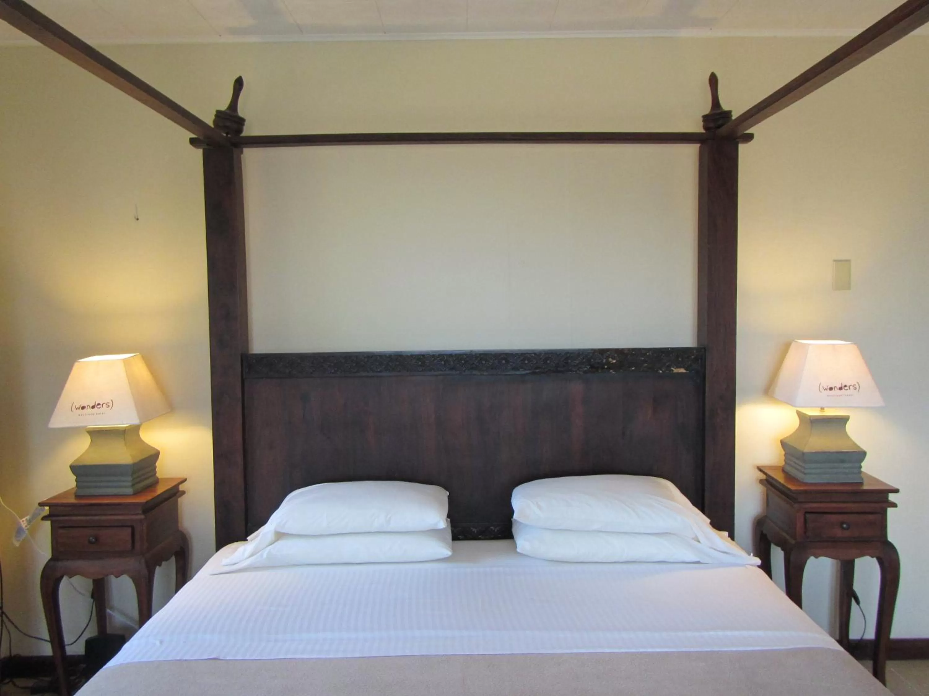 Bed in Wonders Boutique Hotel