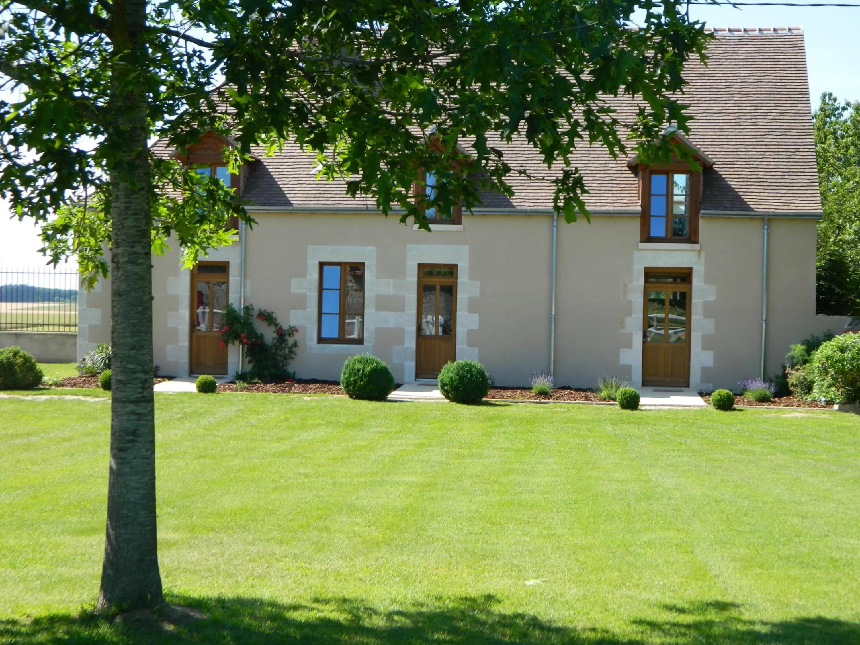 Facade/entrance in Le Bout Du Monde