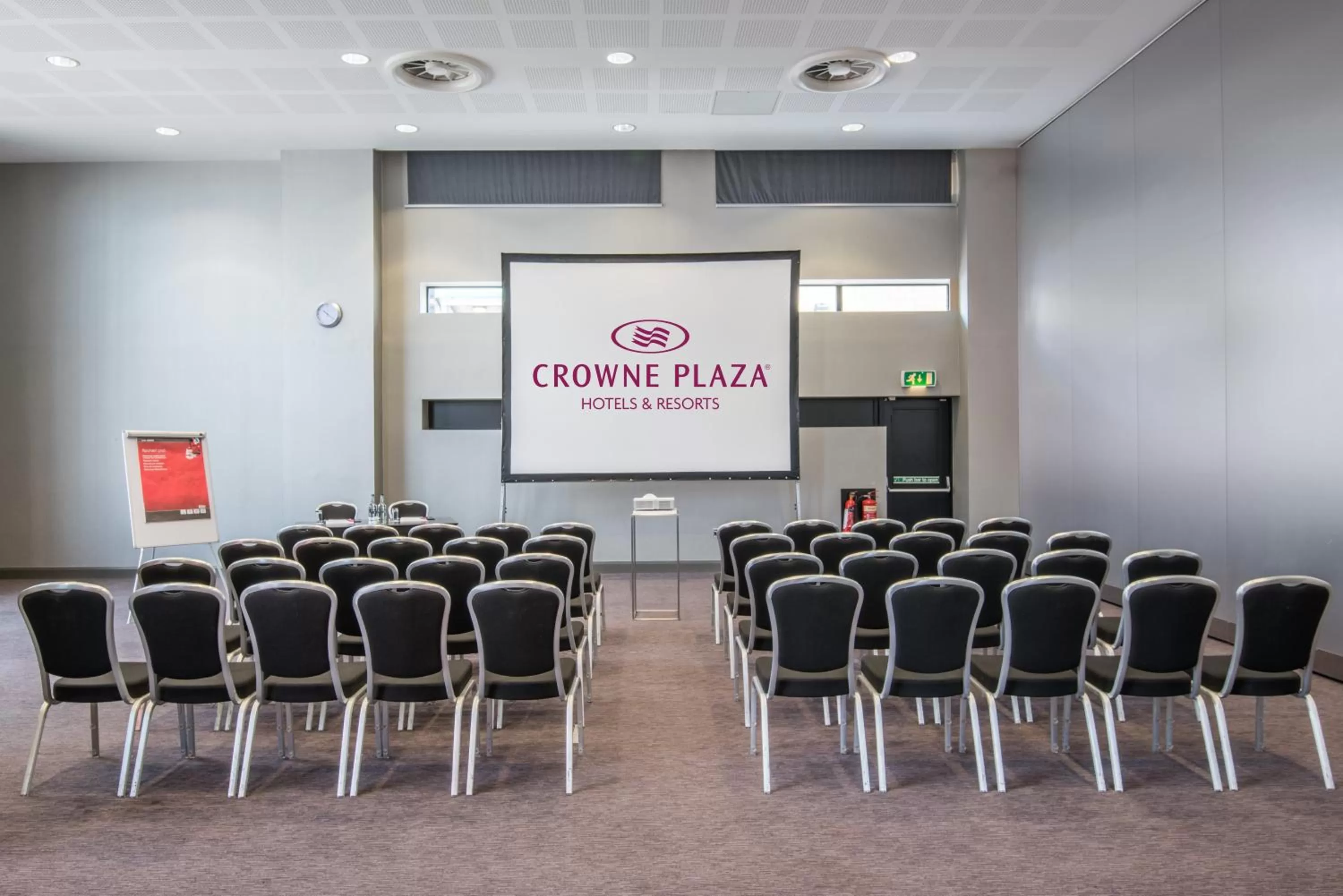 Meeting/conference room in Crowne Plaza Manchester City Centre by IHG