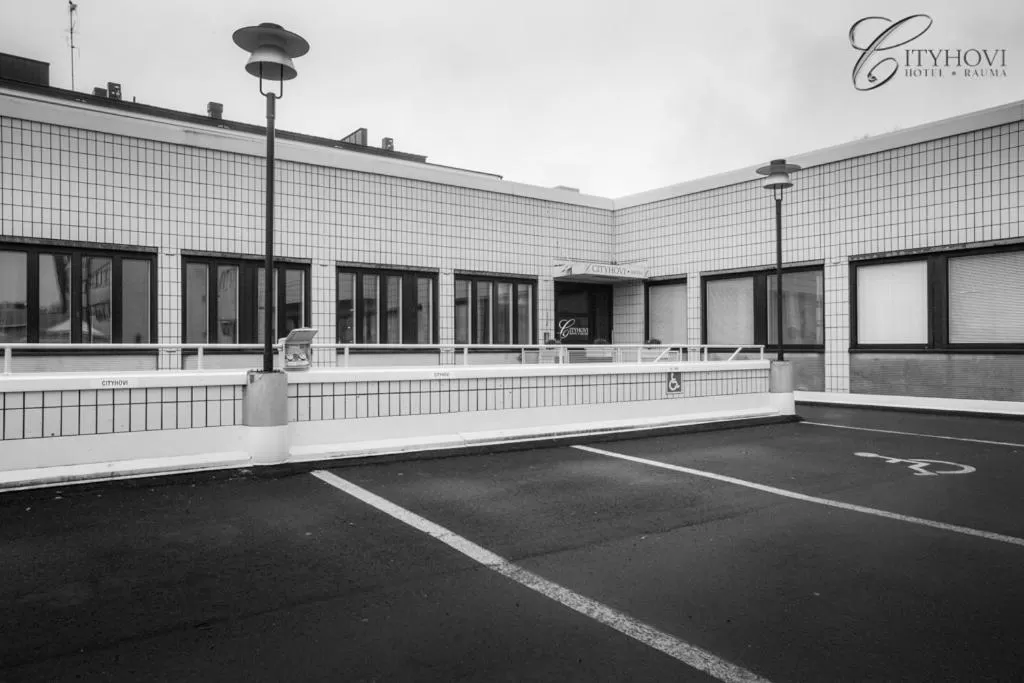 Facade/entrance in Hotel CityHovi