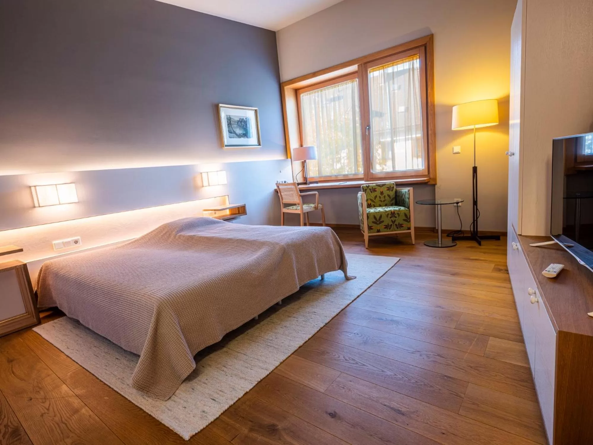 TV and multimedia, Bed in Die Schmiede