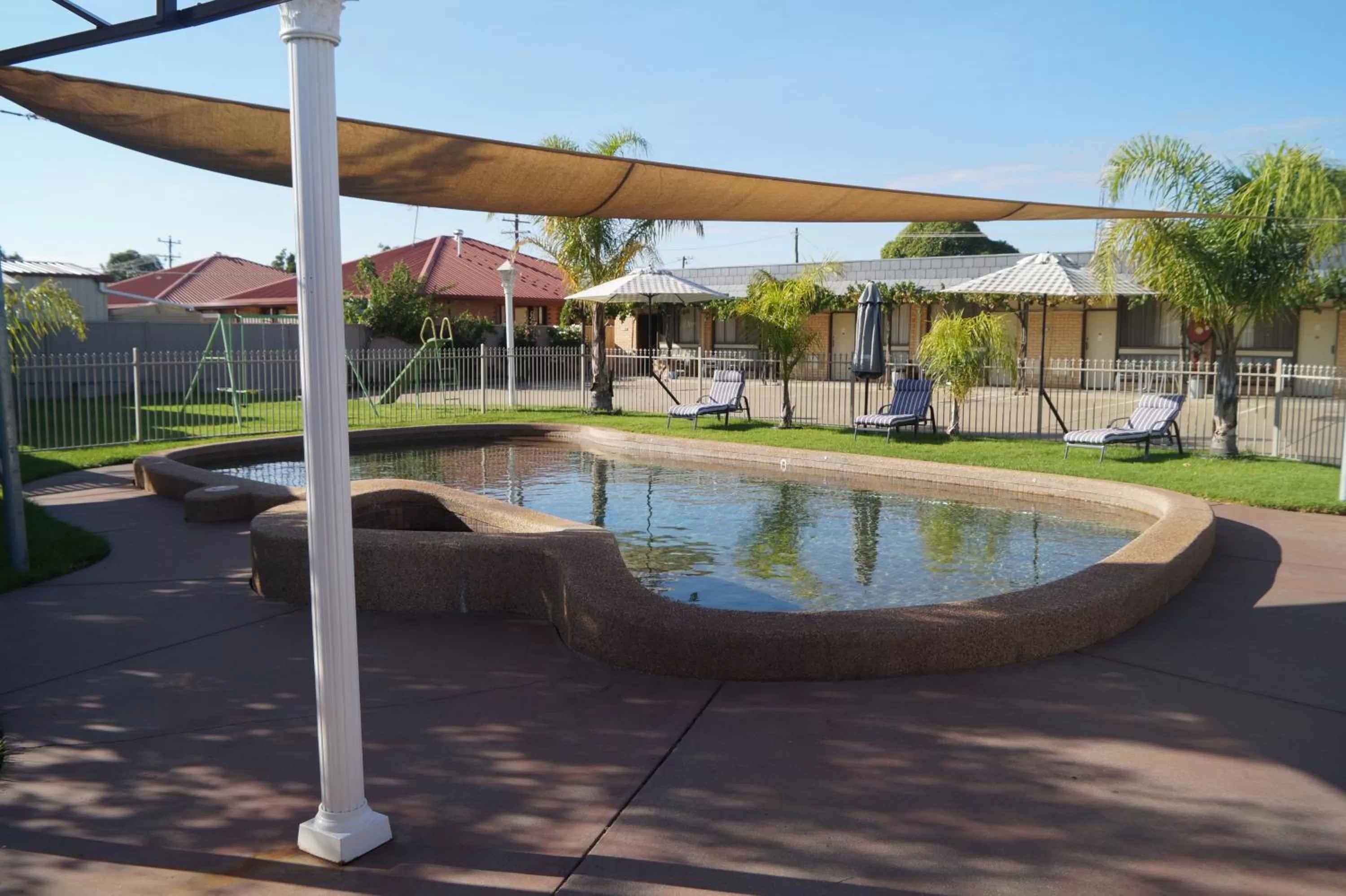 Day in Belltower Motor Inn