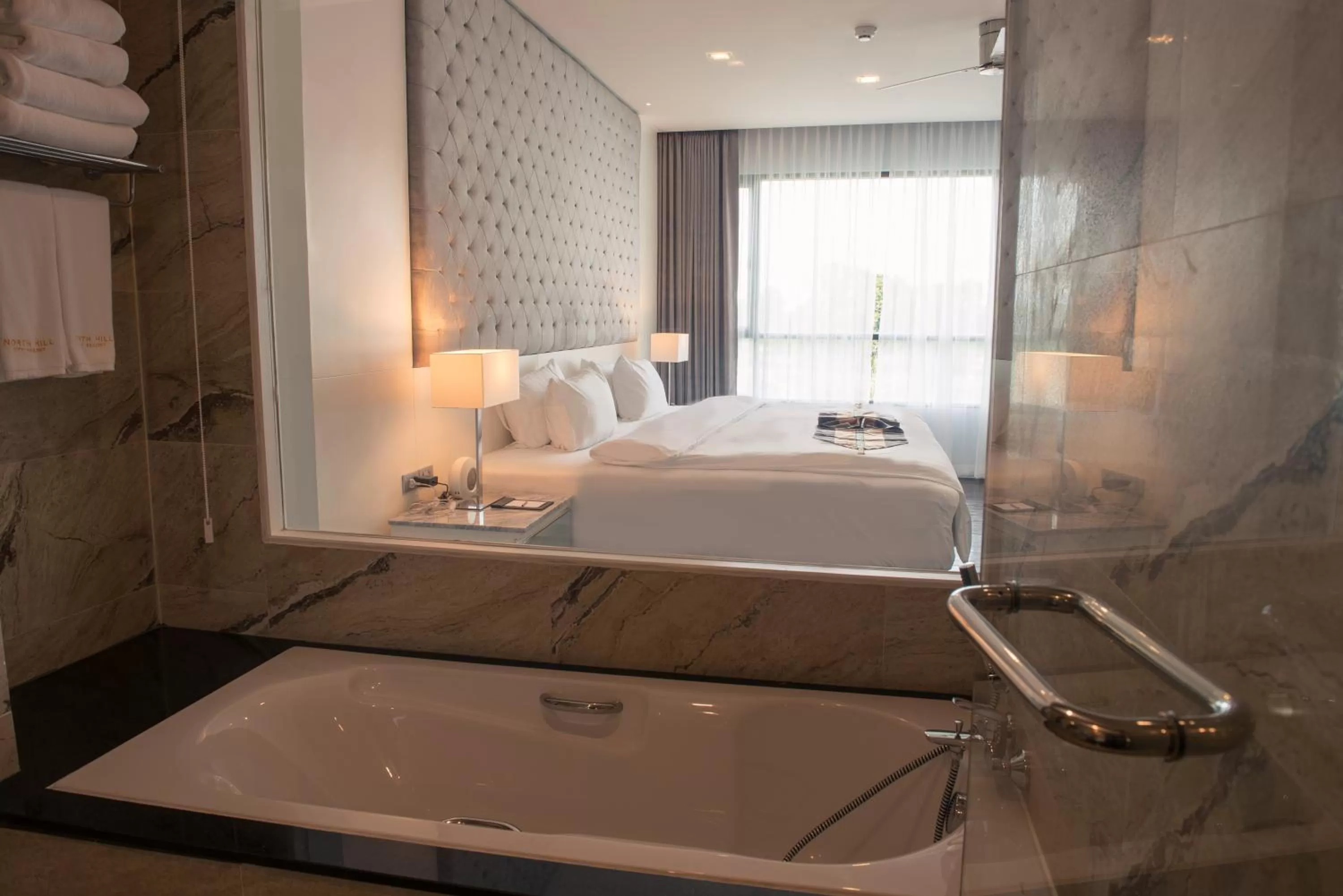 Bathroom, Bed in North Hill City Resort