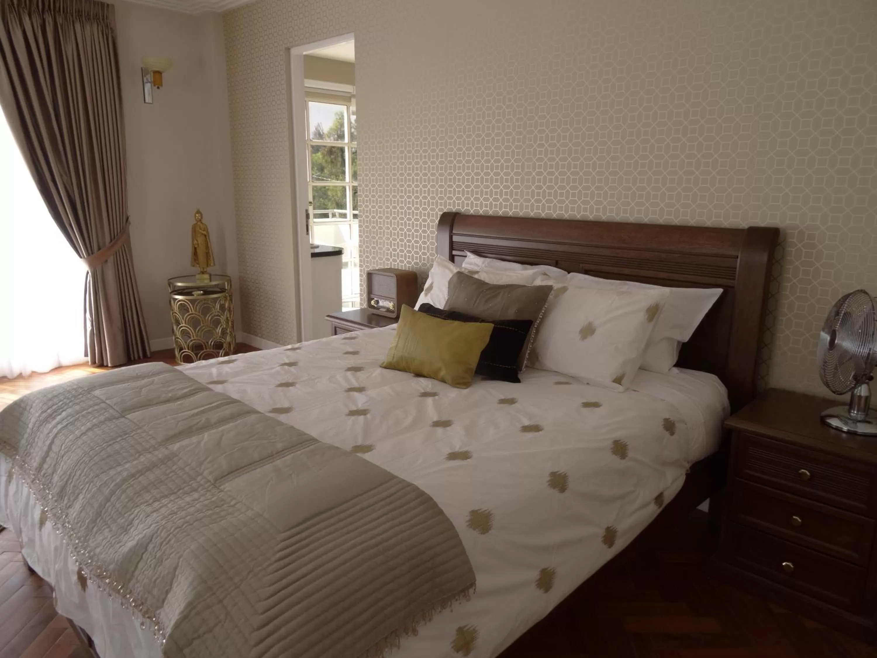 King Room with Mountain View in Casa Deco Hotel Boutique