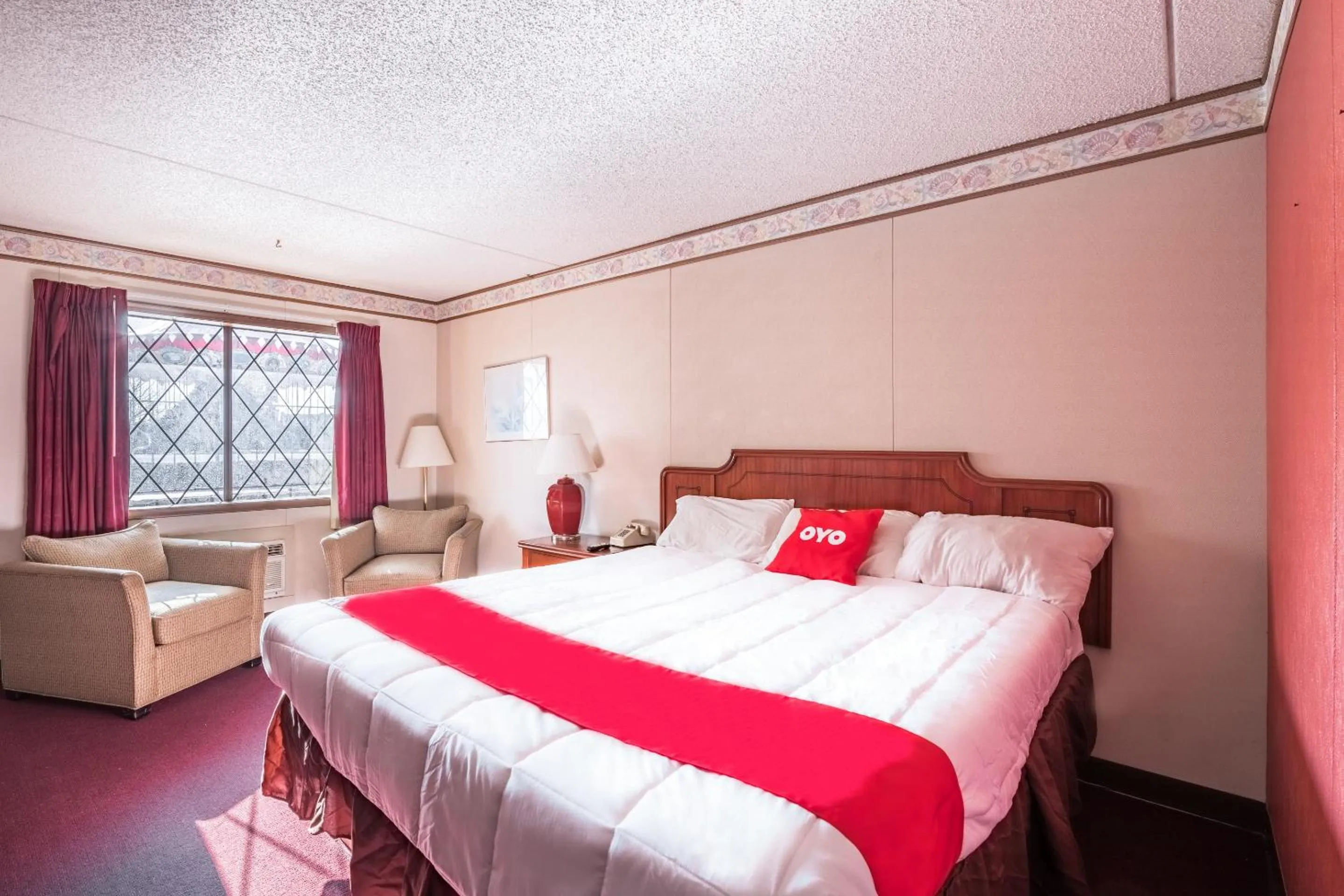 King Room in OYO Hotel Windmill Branson