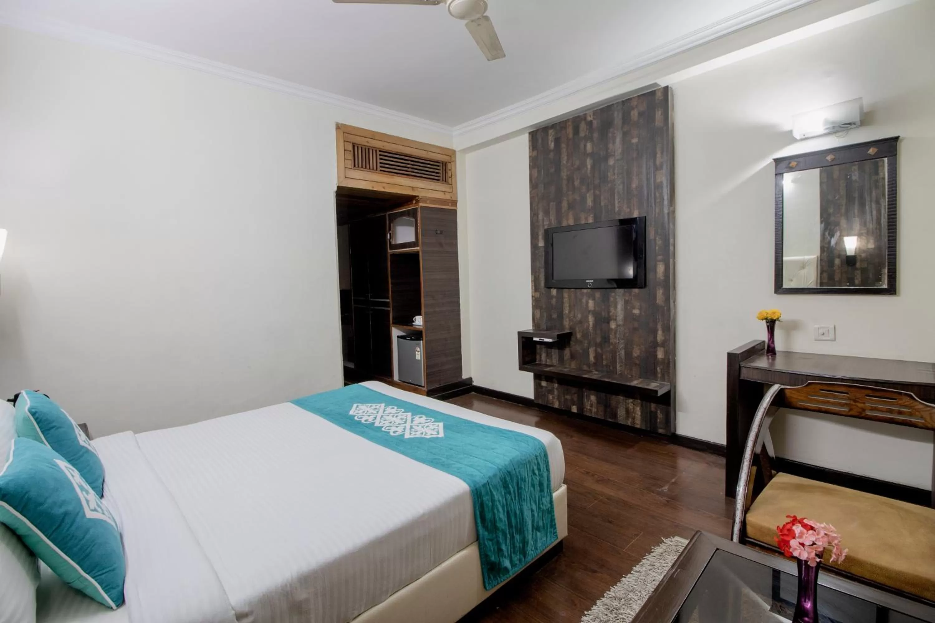 Bed in Snow Valley Resorts & Spa Manali