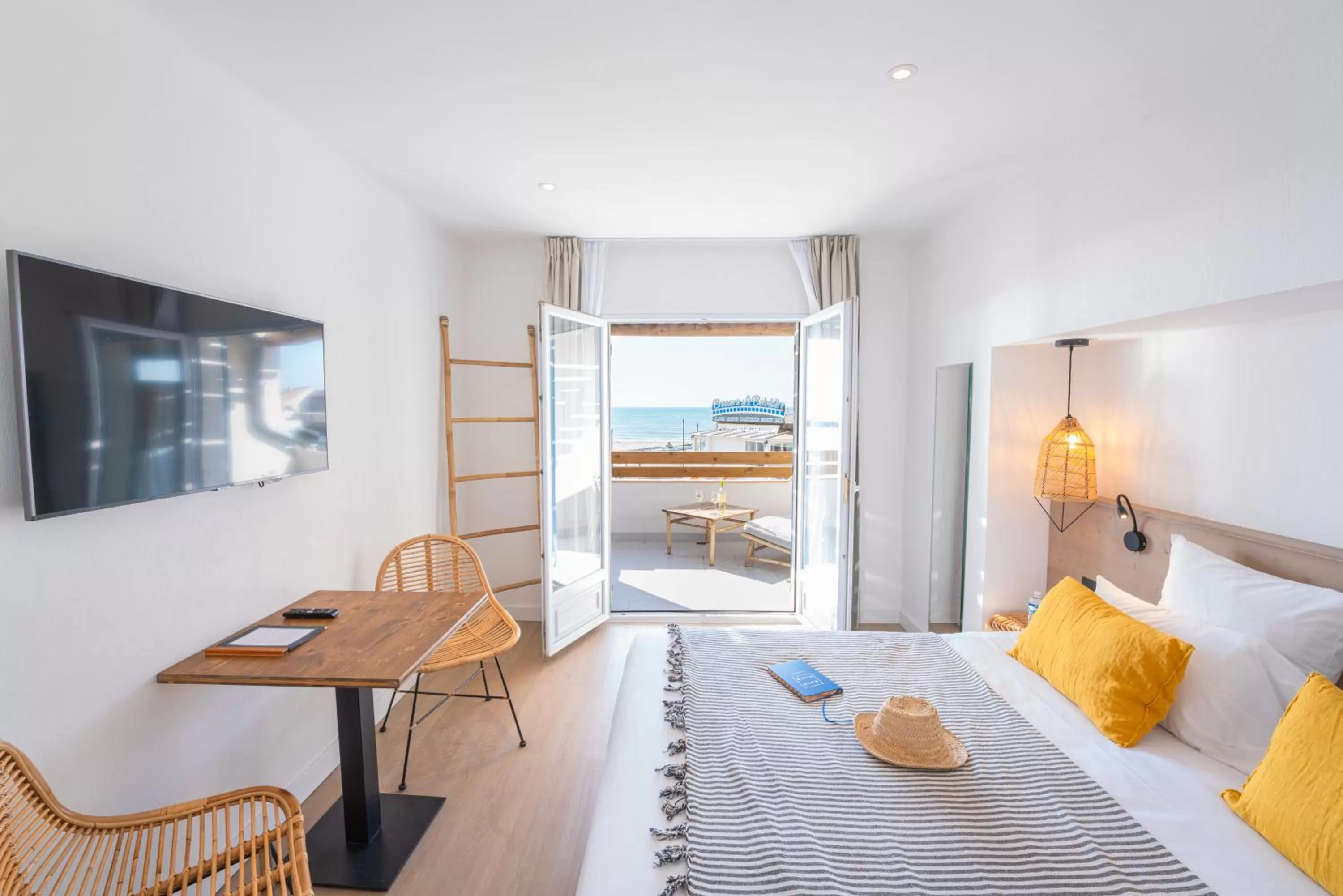 Bed in Hôtel Casa Marina