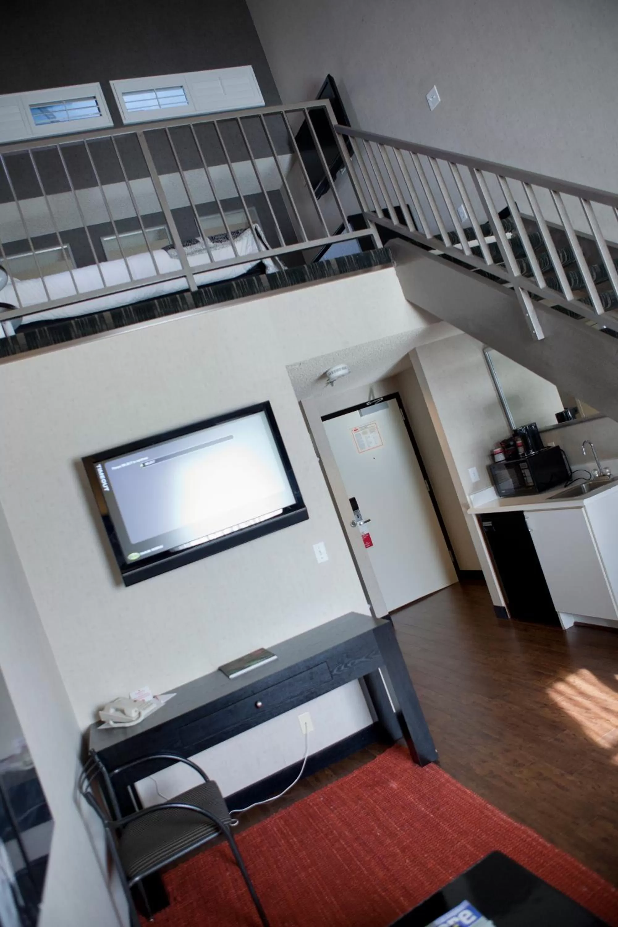 Decorative detail in Ramada Plaza by Wyndham West Hollywood Hotel & Suites