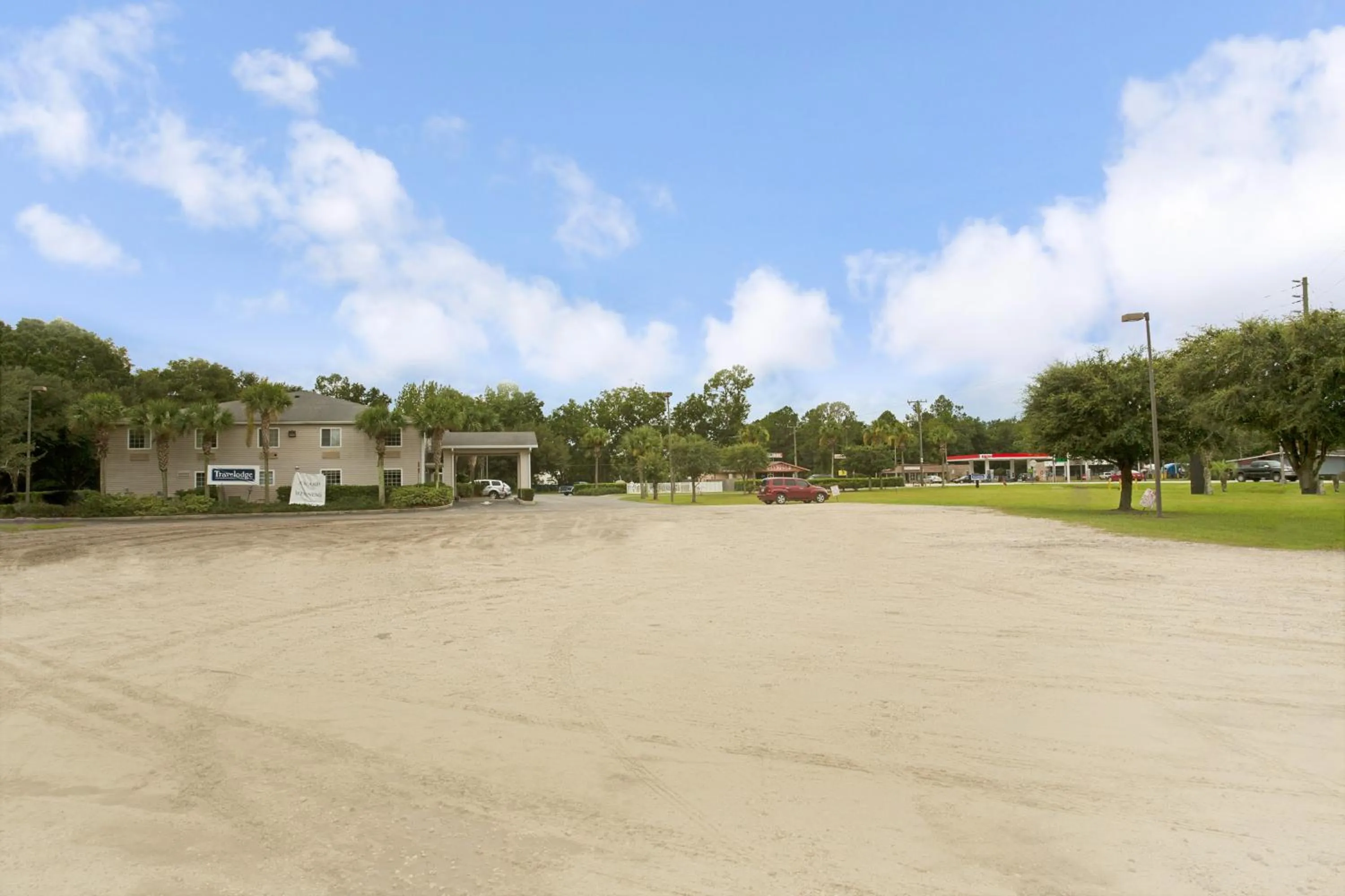 Property building in Travelodge Suites by Wyndham MacClenny I-10