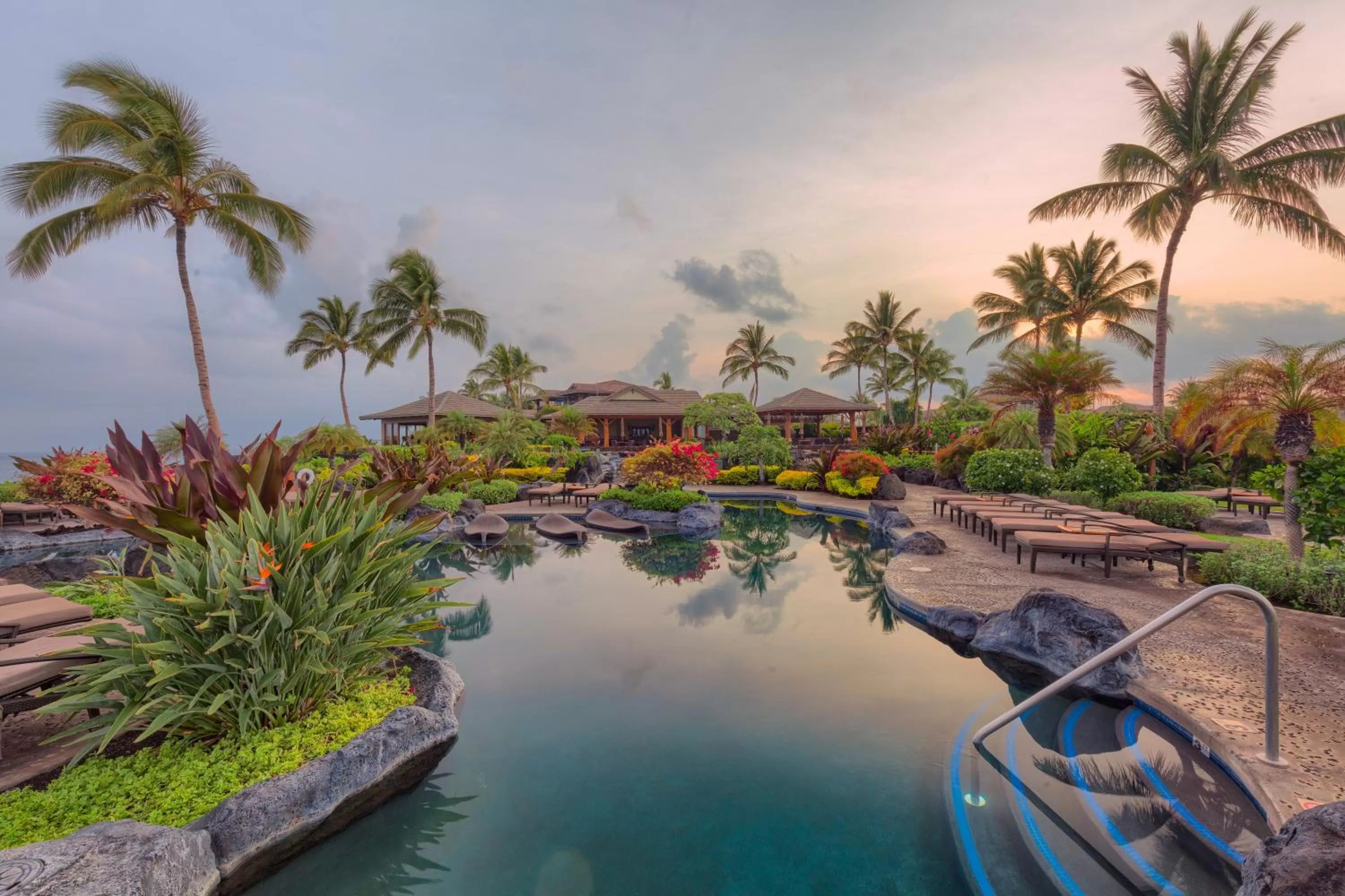 Swimming pool in Castle Hali'i Kai at Waikoloa