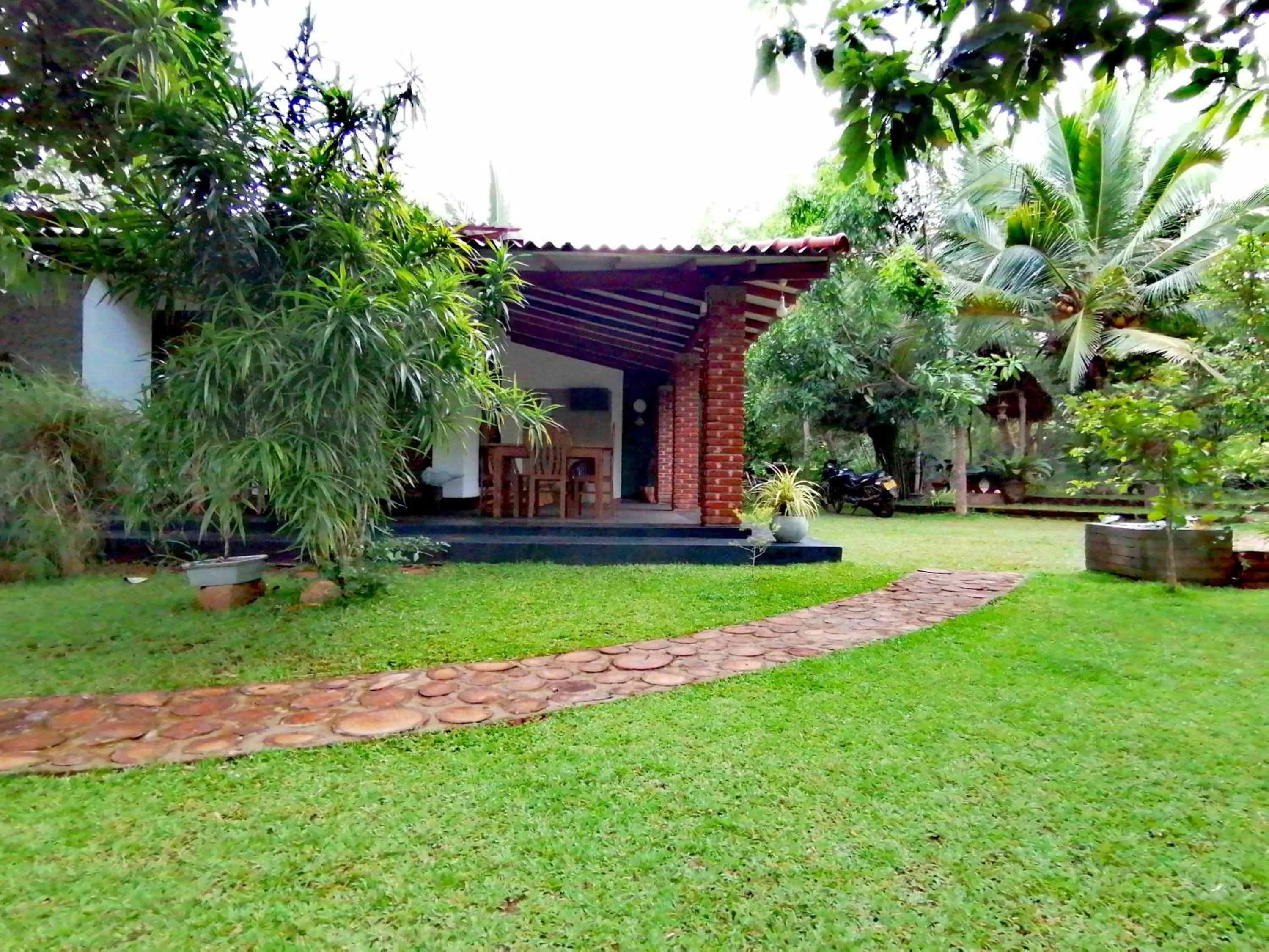 Garden in Green Cottage