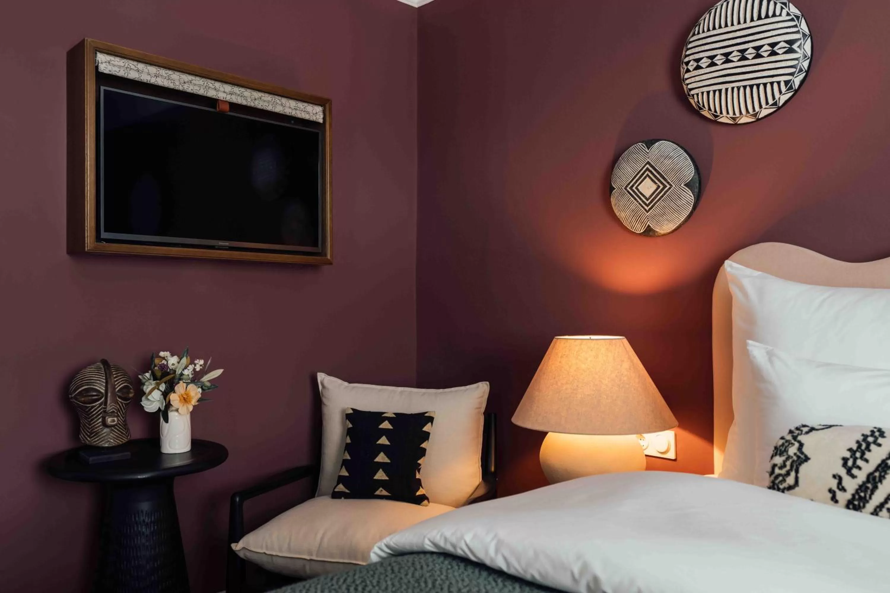 Bed in Clemonte Hotel - Your Reception-less Boutique Hideaway